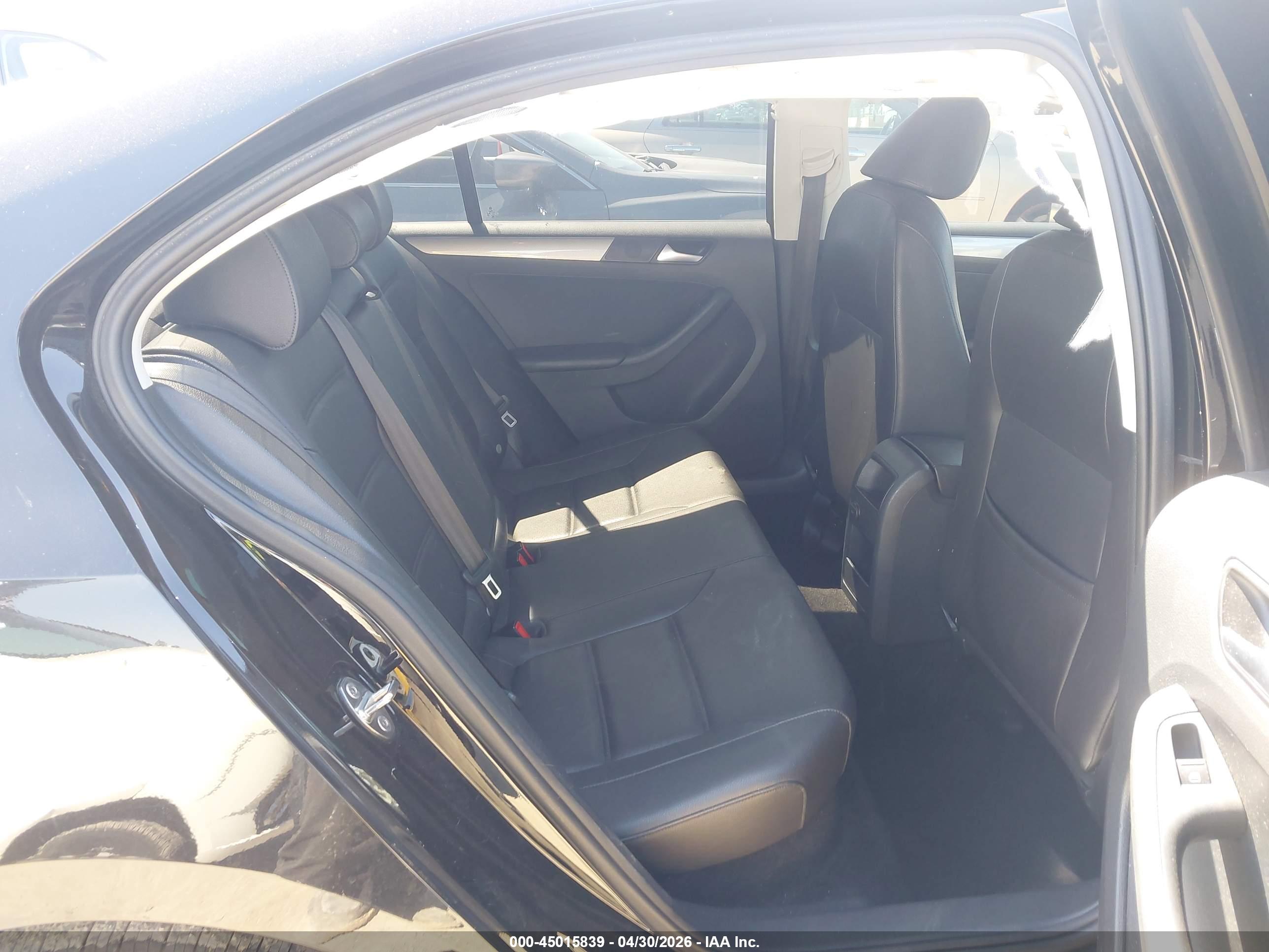 VOLKSWAGEN JETTA image 8
