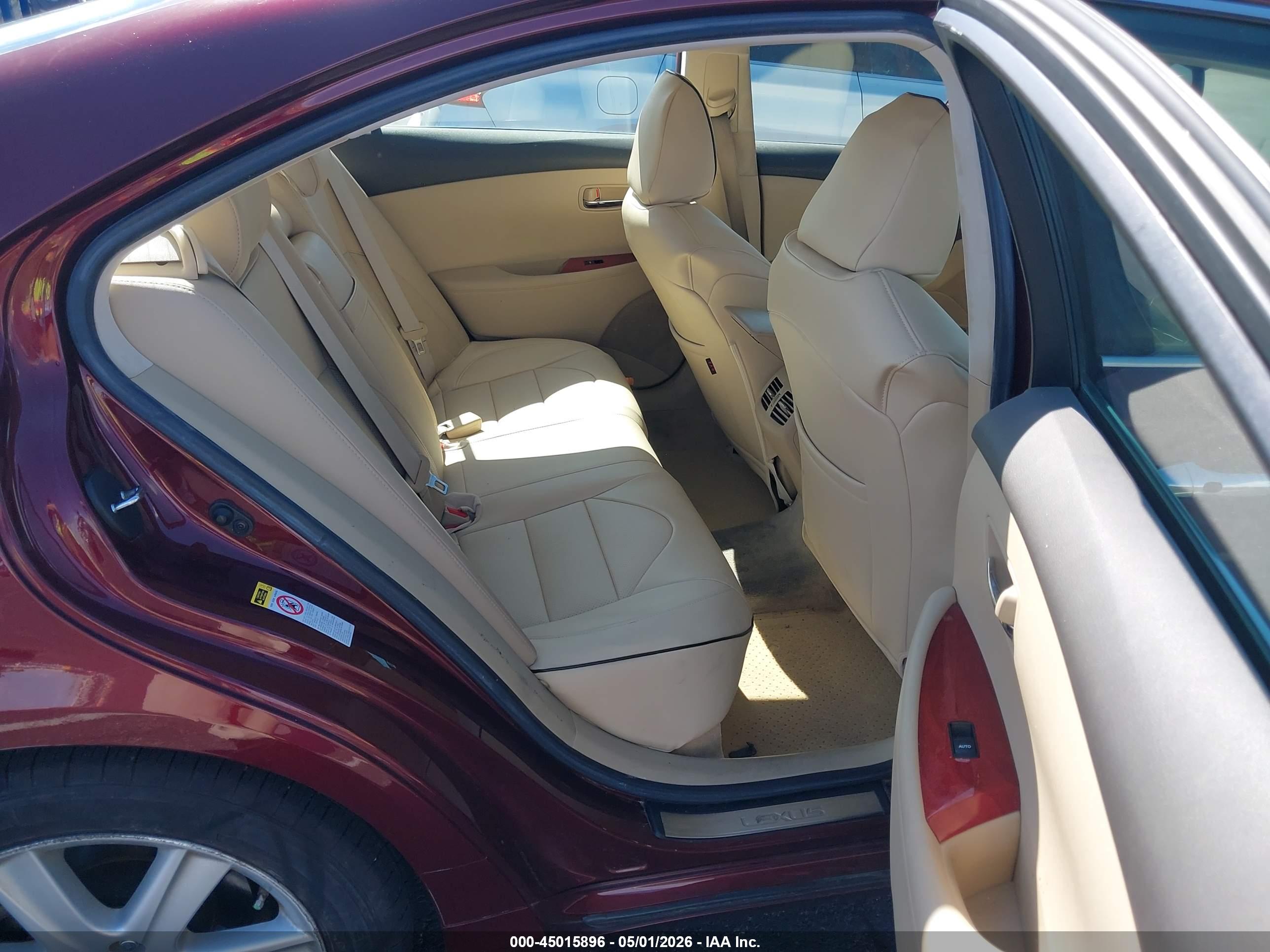 LEXUS ES image 8