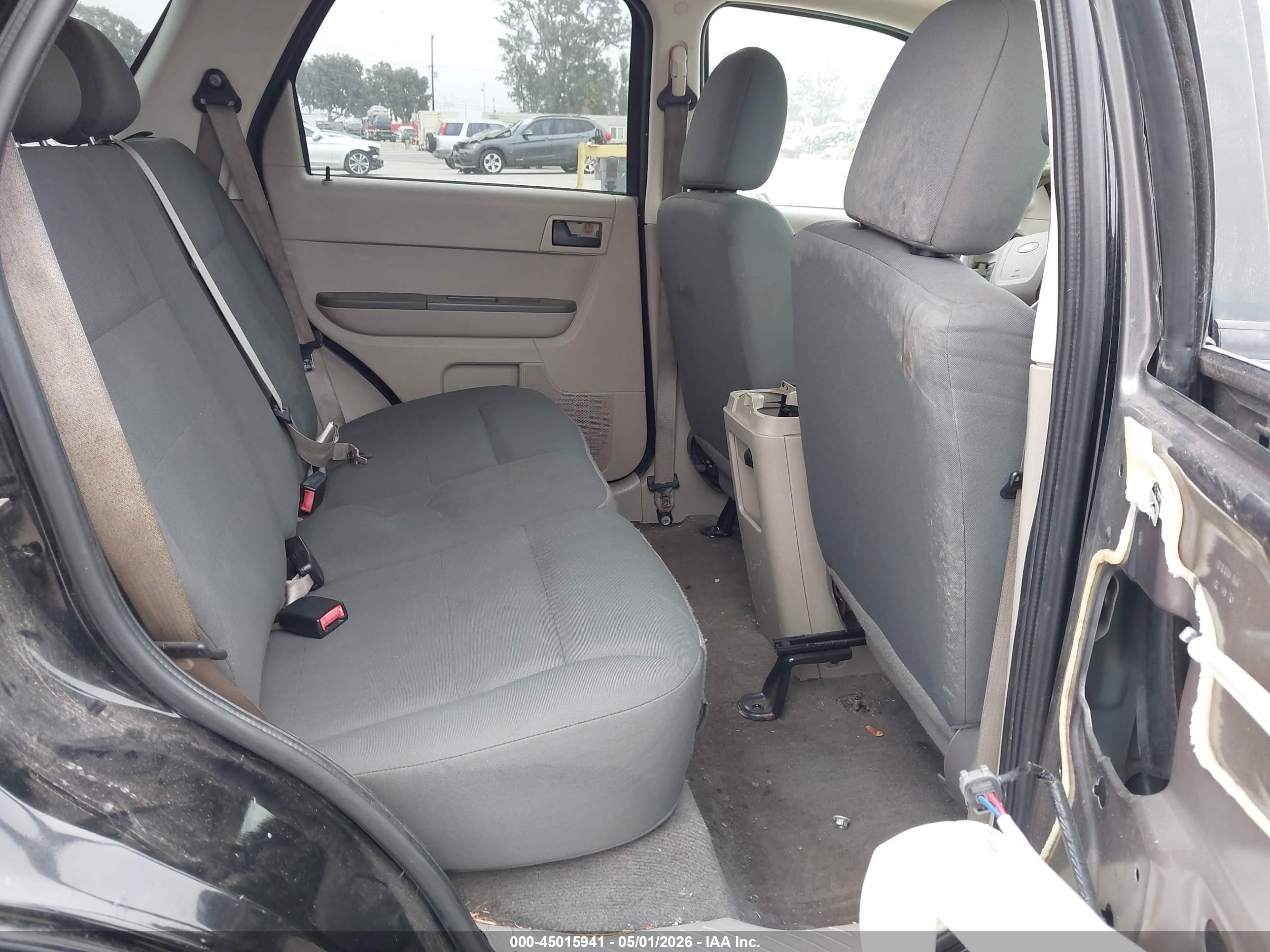 FORD ESCAPE image 8