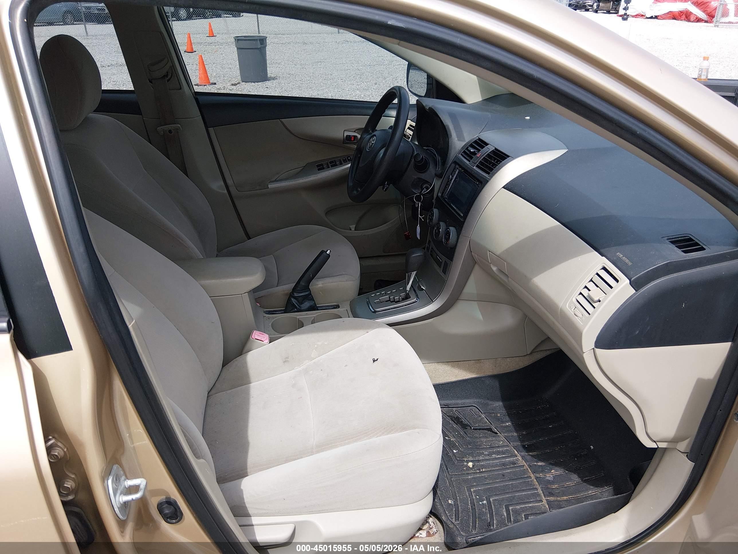 TOYOTA COROLLA image 5