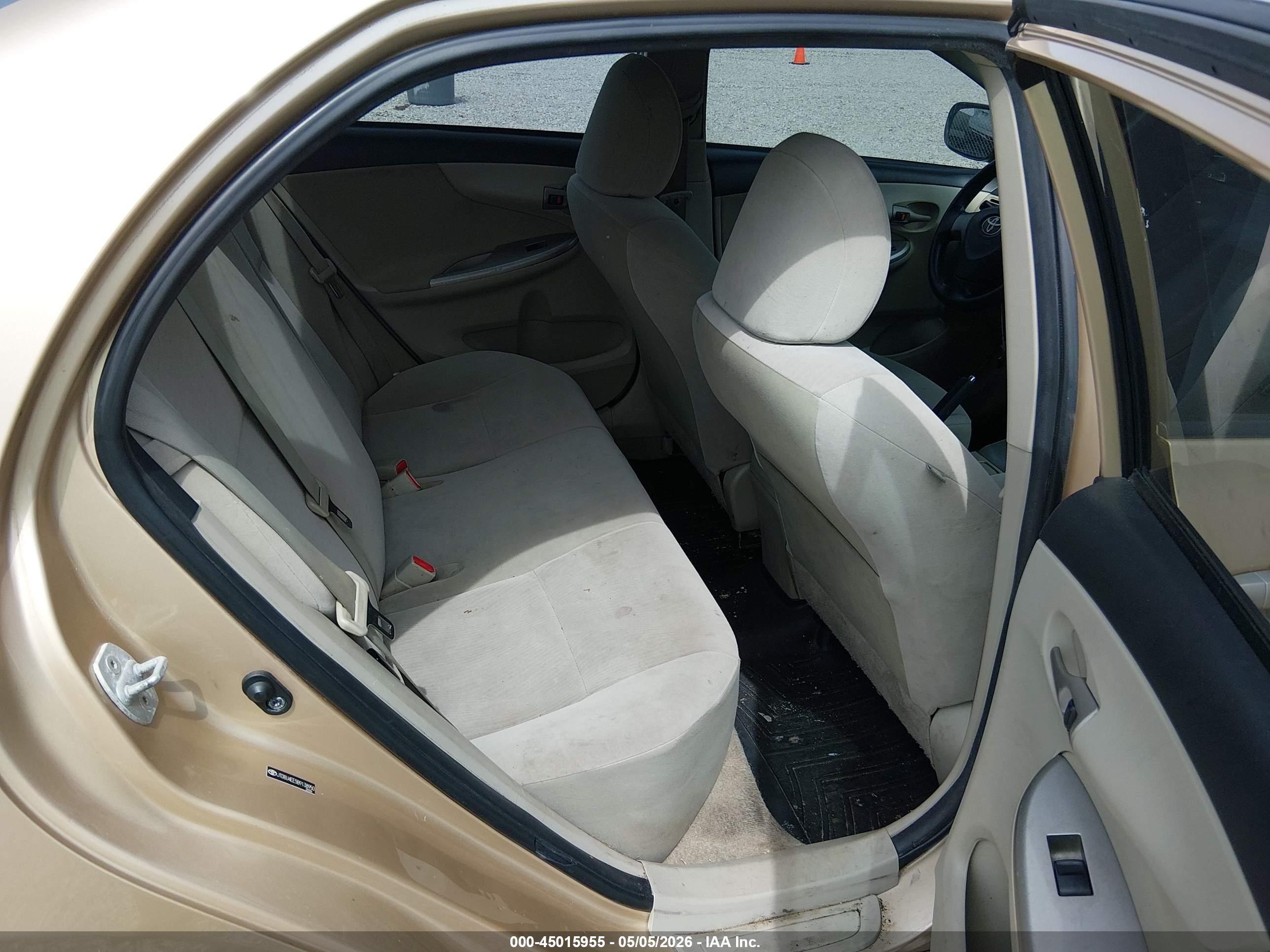 TOYOTA COROLLA image 8