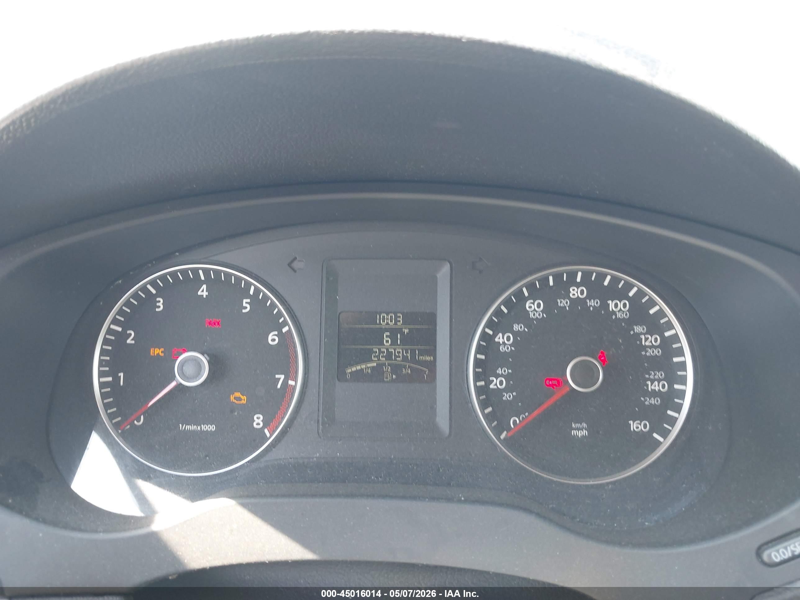 VOLKSWAGEN JETTA image 7