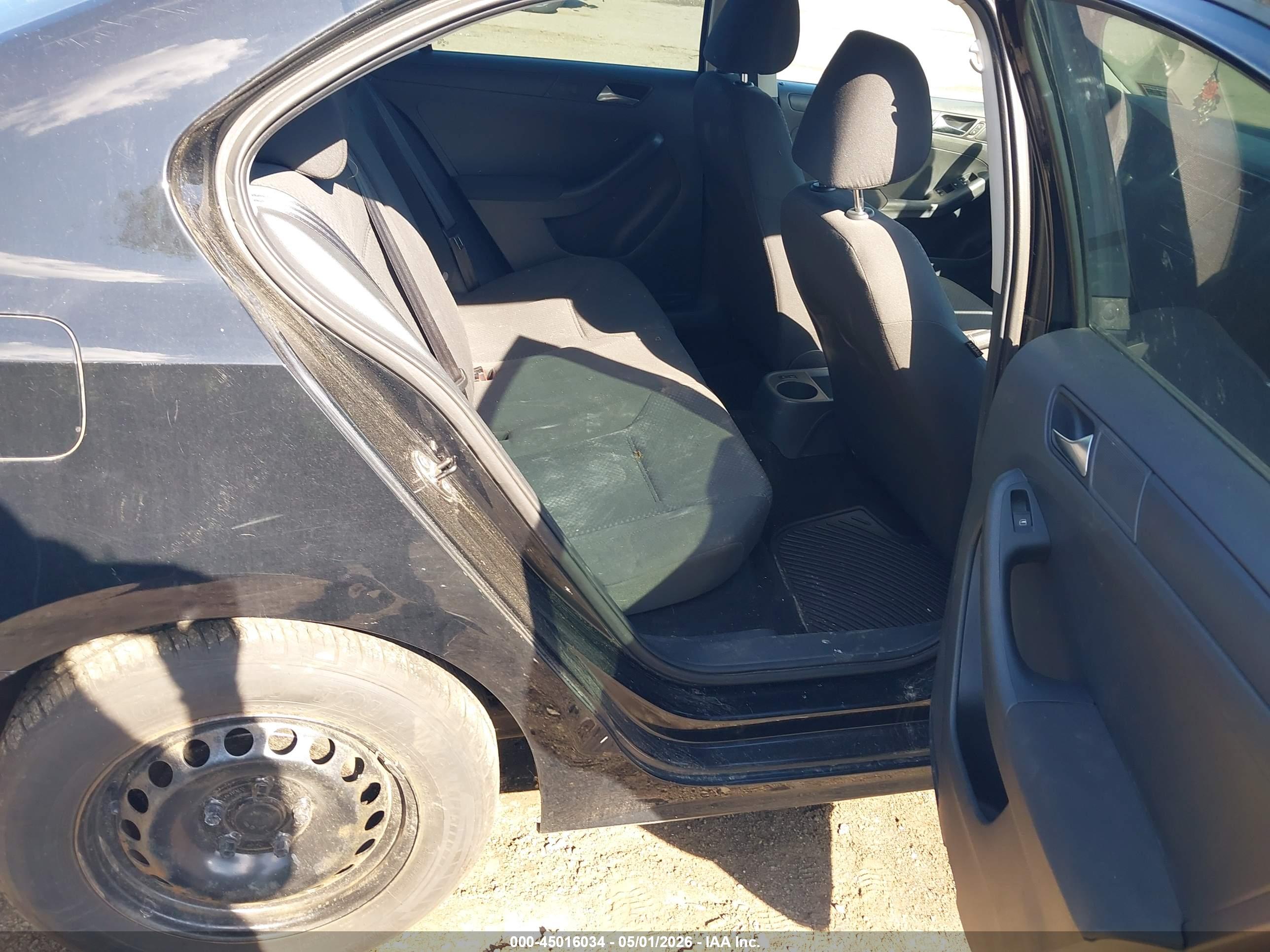 VOLKSWAGEN JETTA image 8