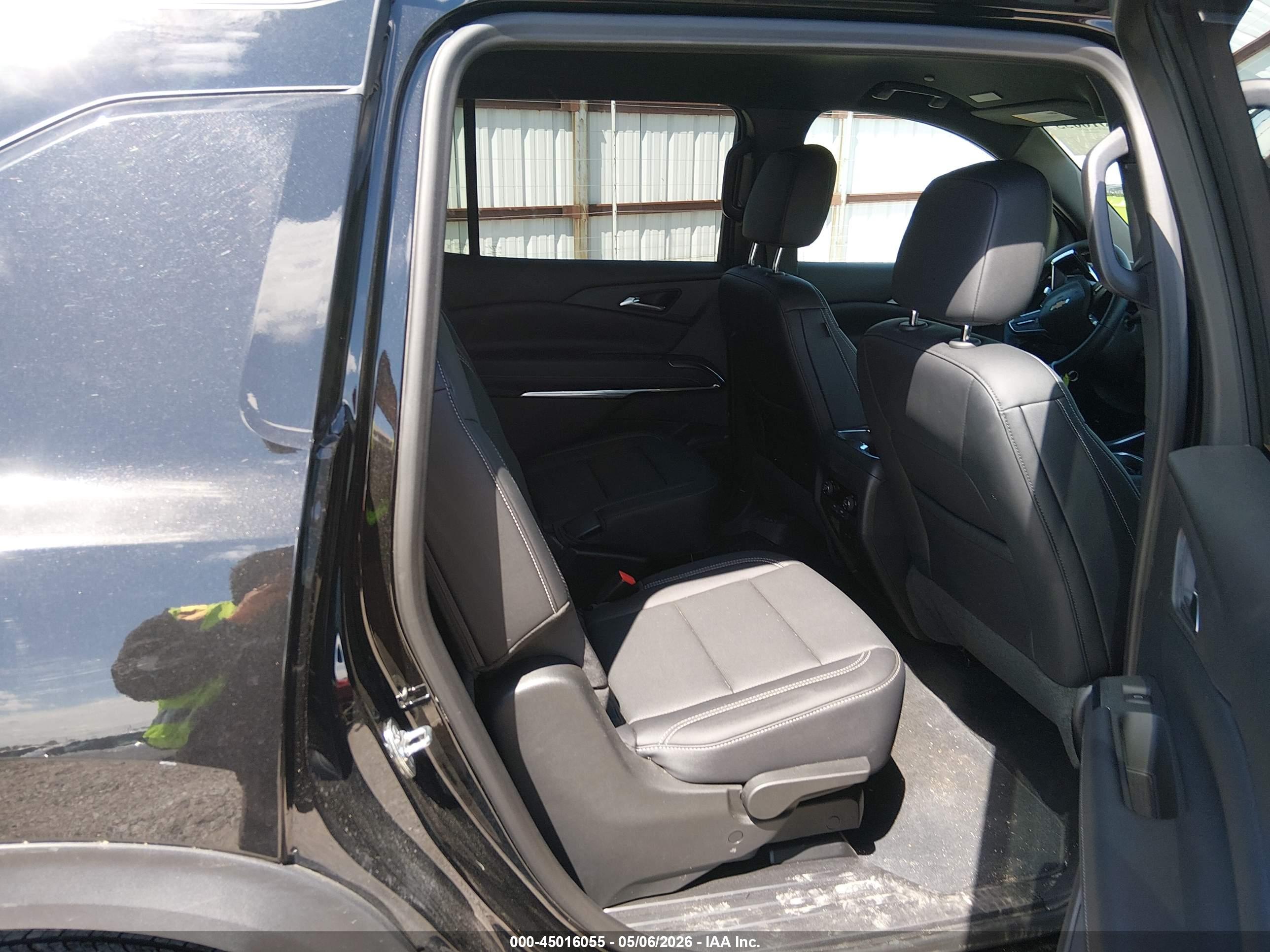 CHEVROLET TRAVERSE image 8