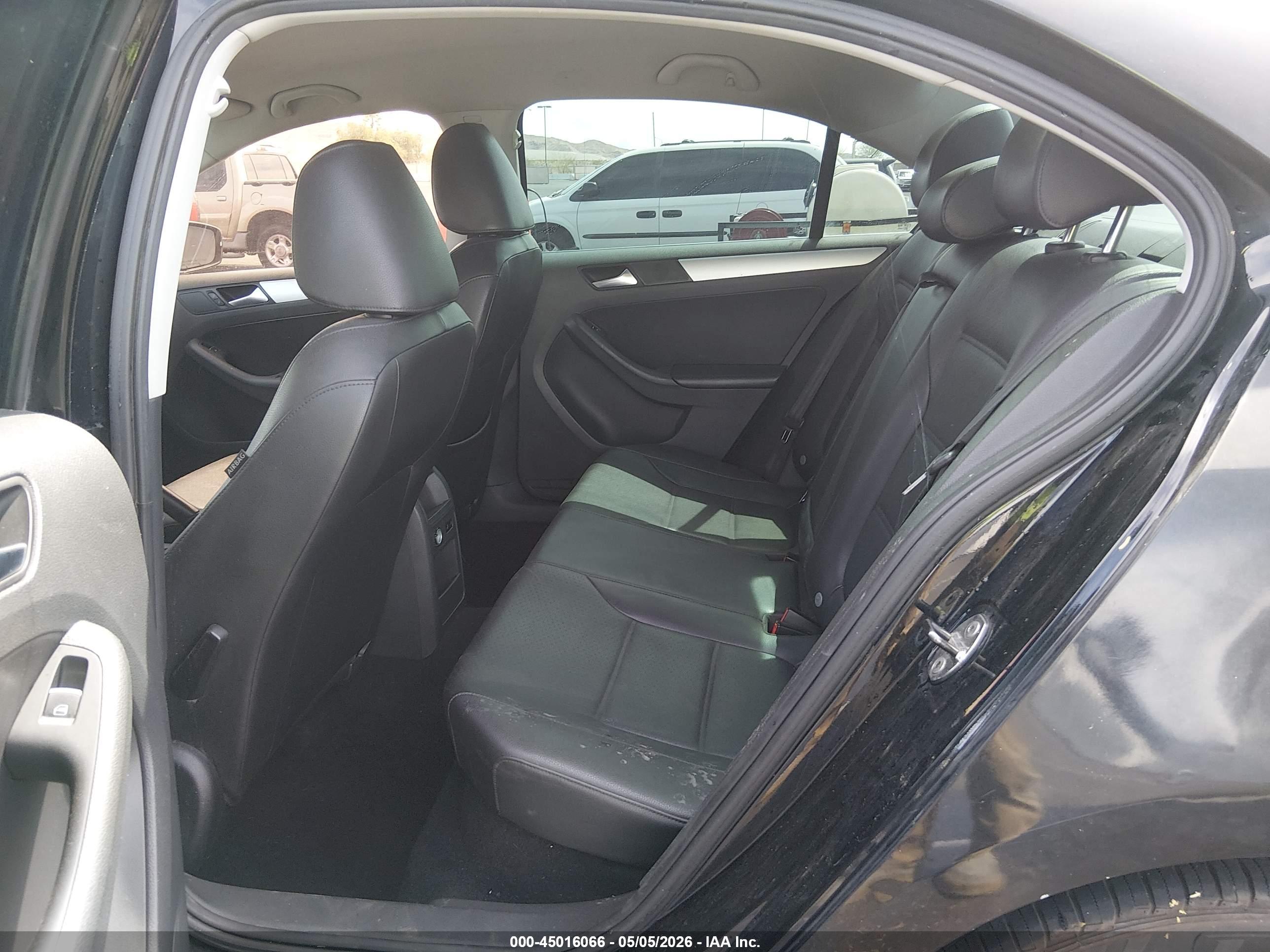 VOLKSWAGEN JETTA image 8