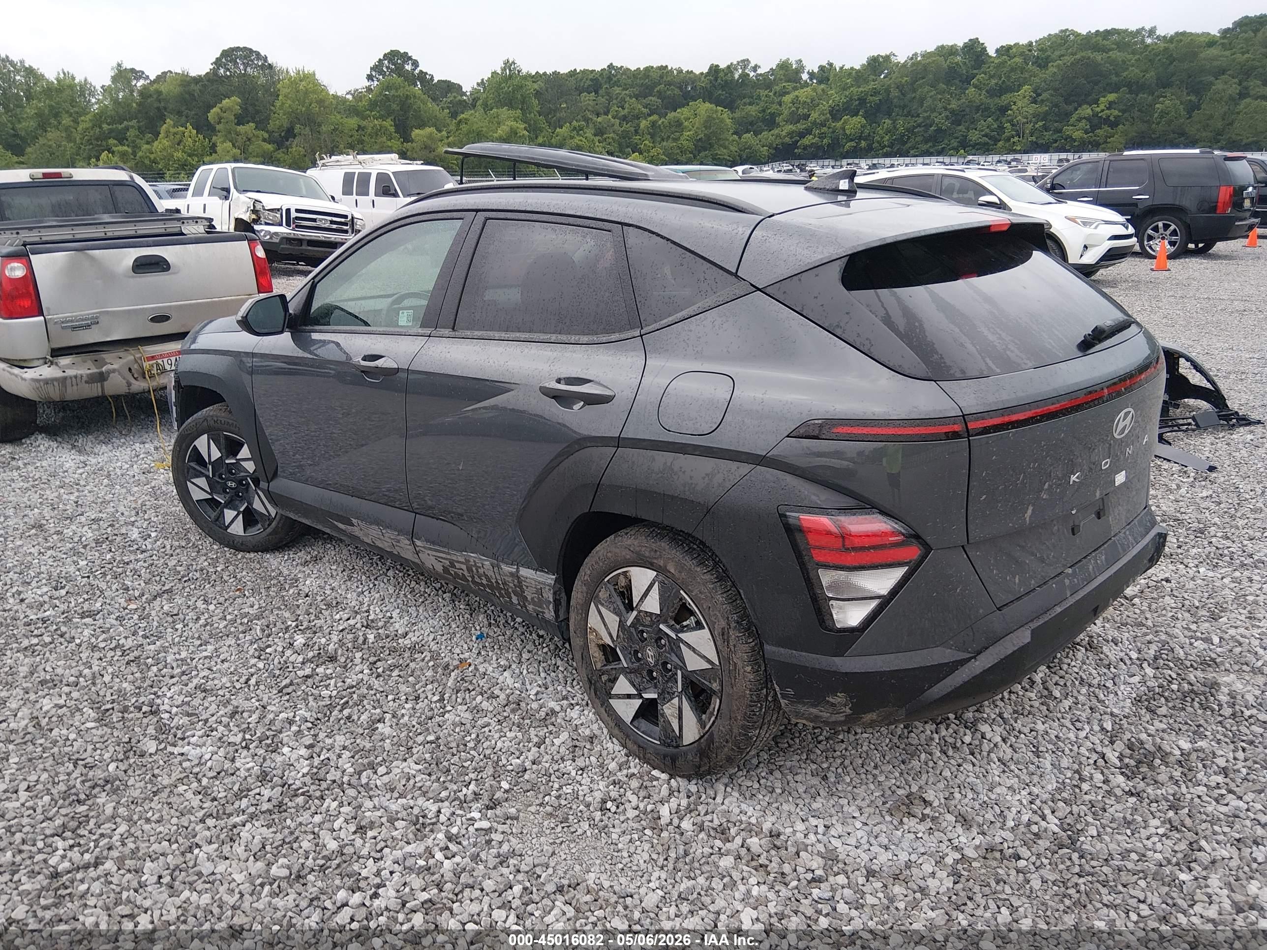 HYUNDAI KONA image 3