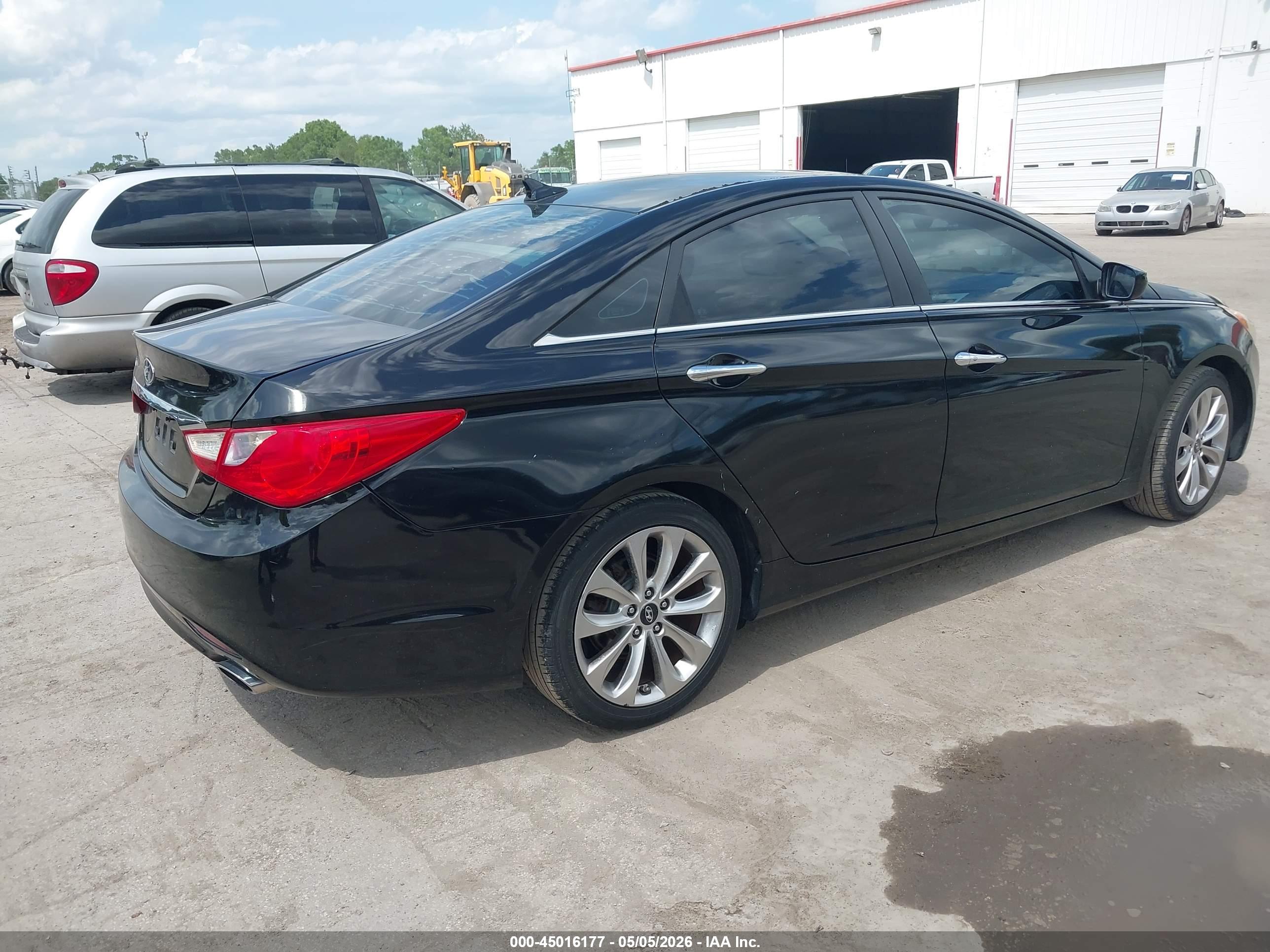 HYUNDAI SONATA image 4