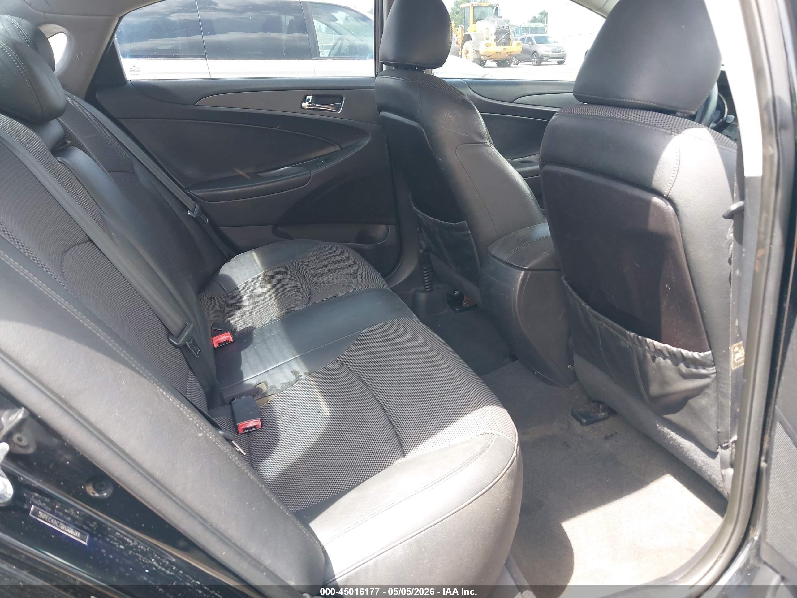 HYUNDAI SONATA image 8