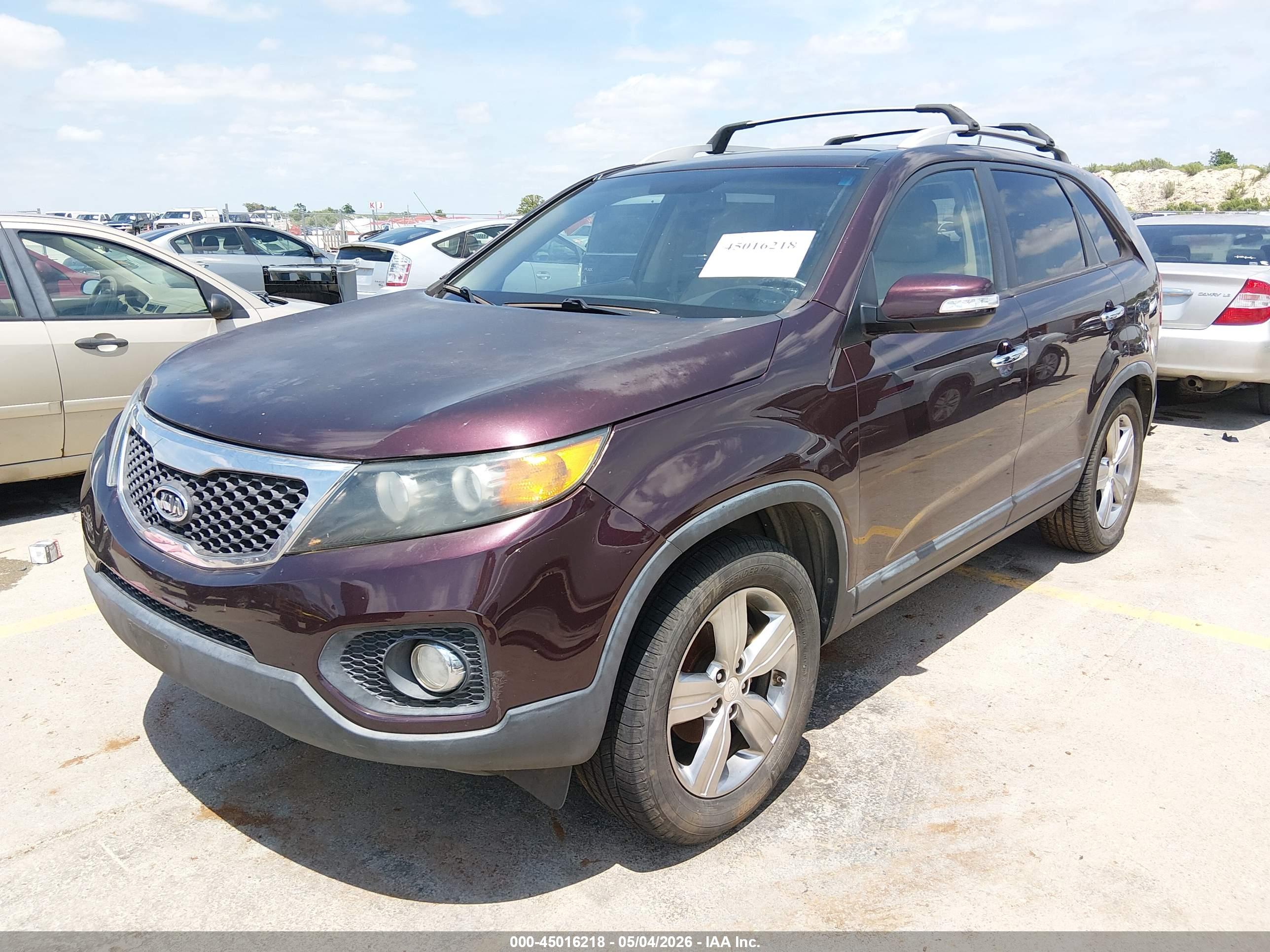 KIA SORENTO image 2