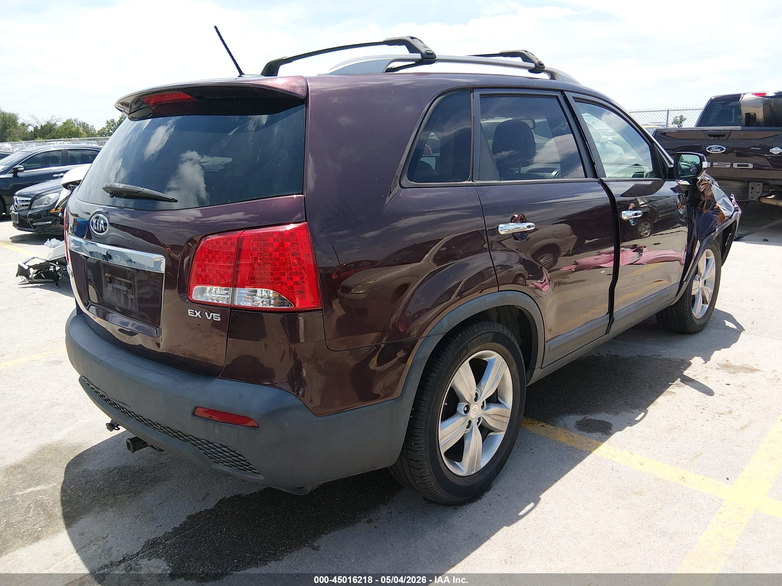 KIA SORENTO image 4