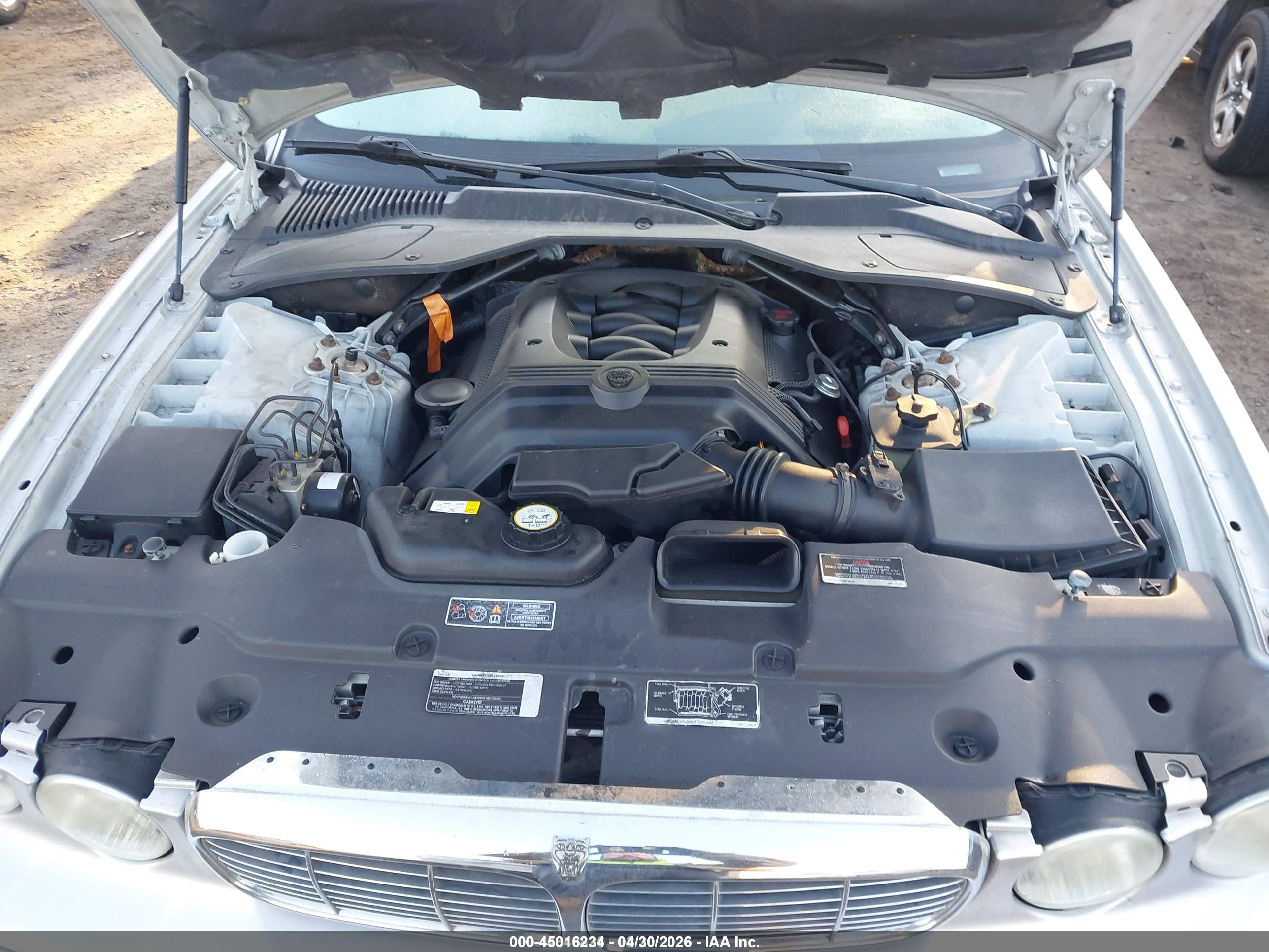 JAGUAR XJ image 10