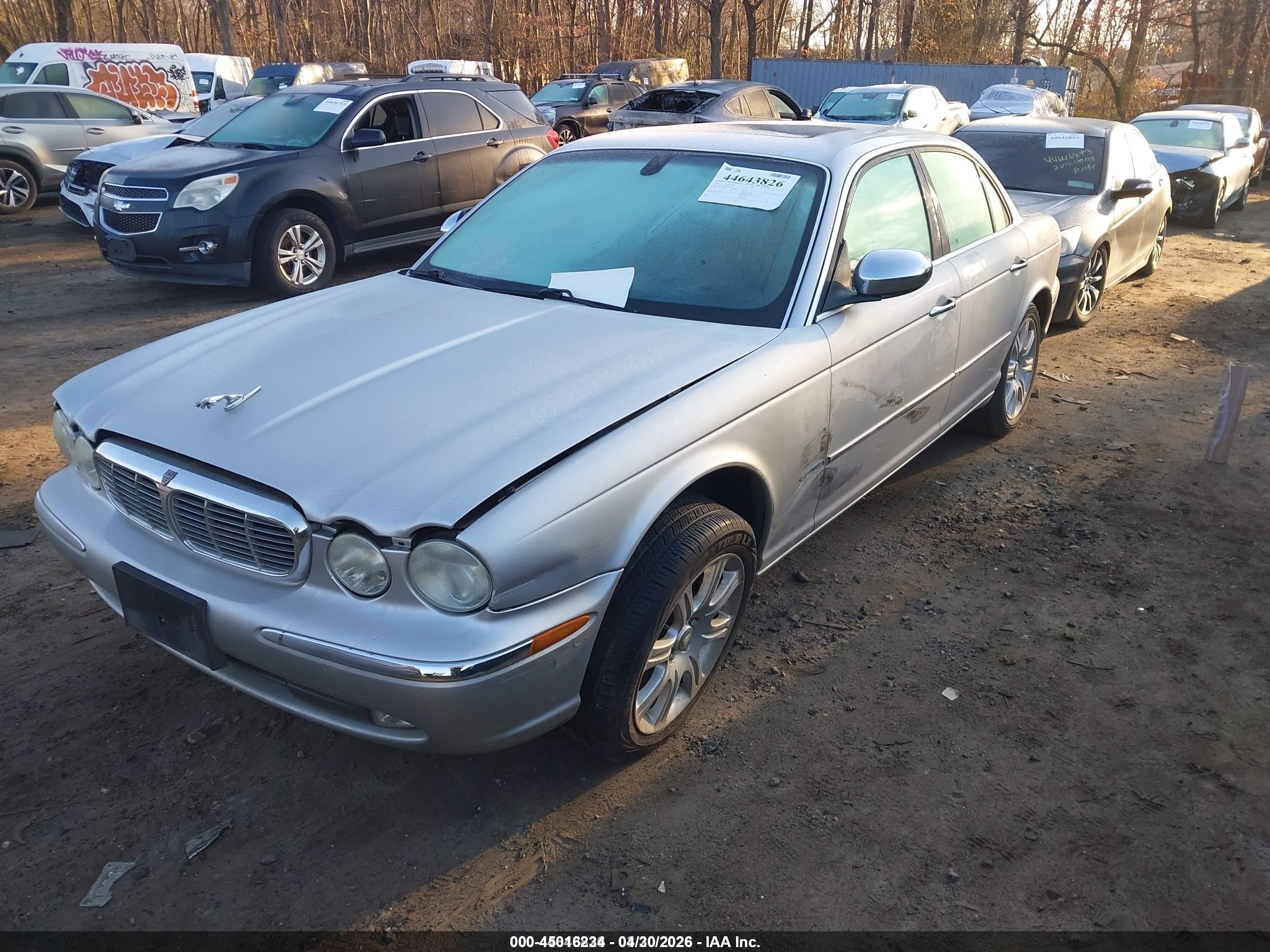 JAGUAR XJ image 2