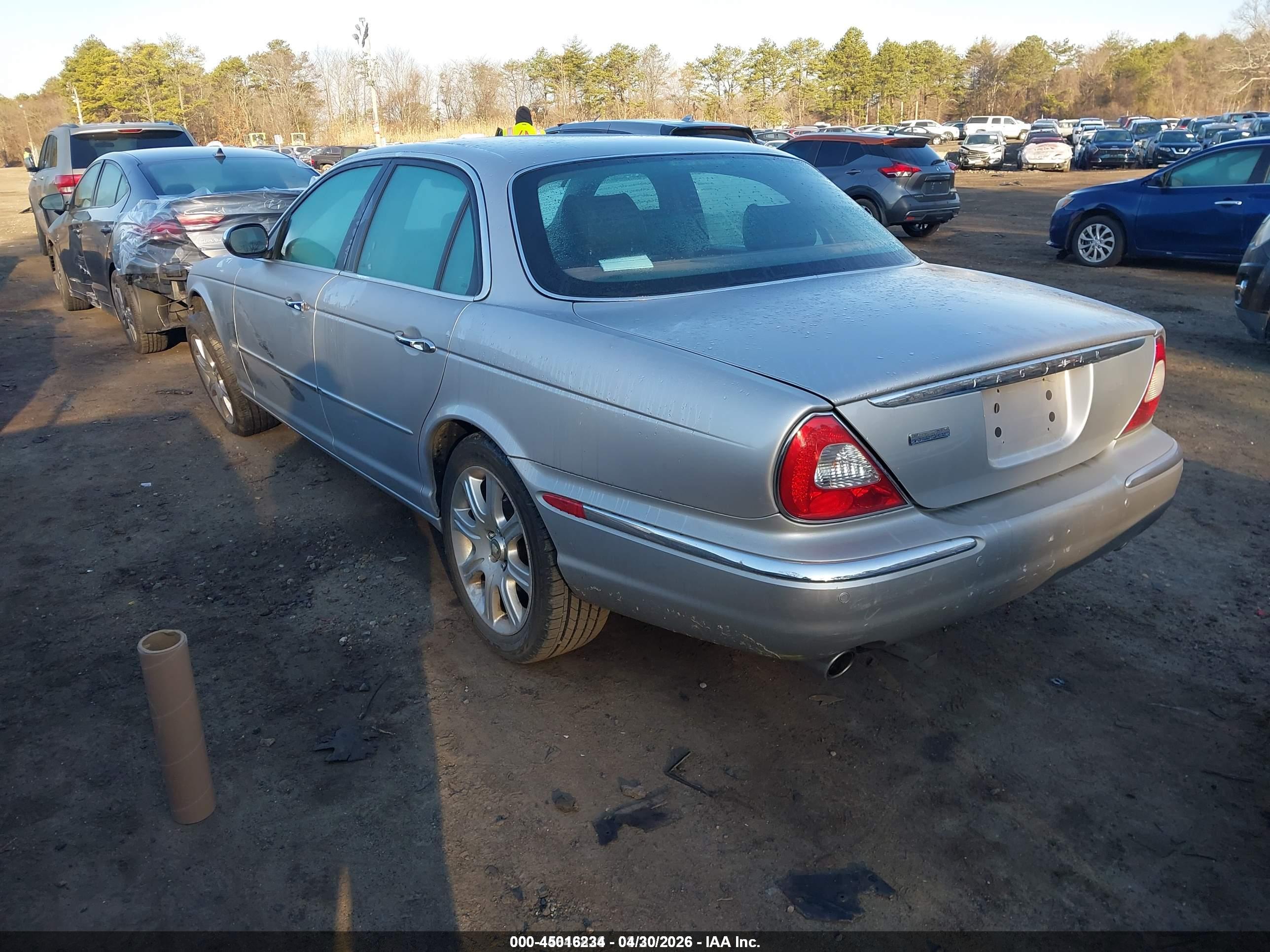 JAGUAR XJ image 3