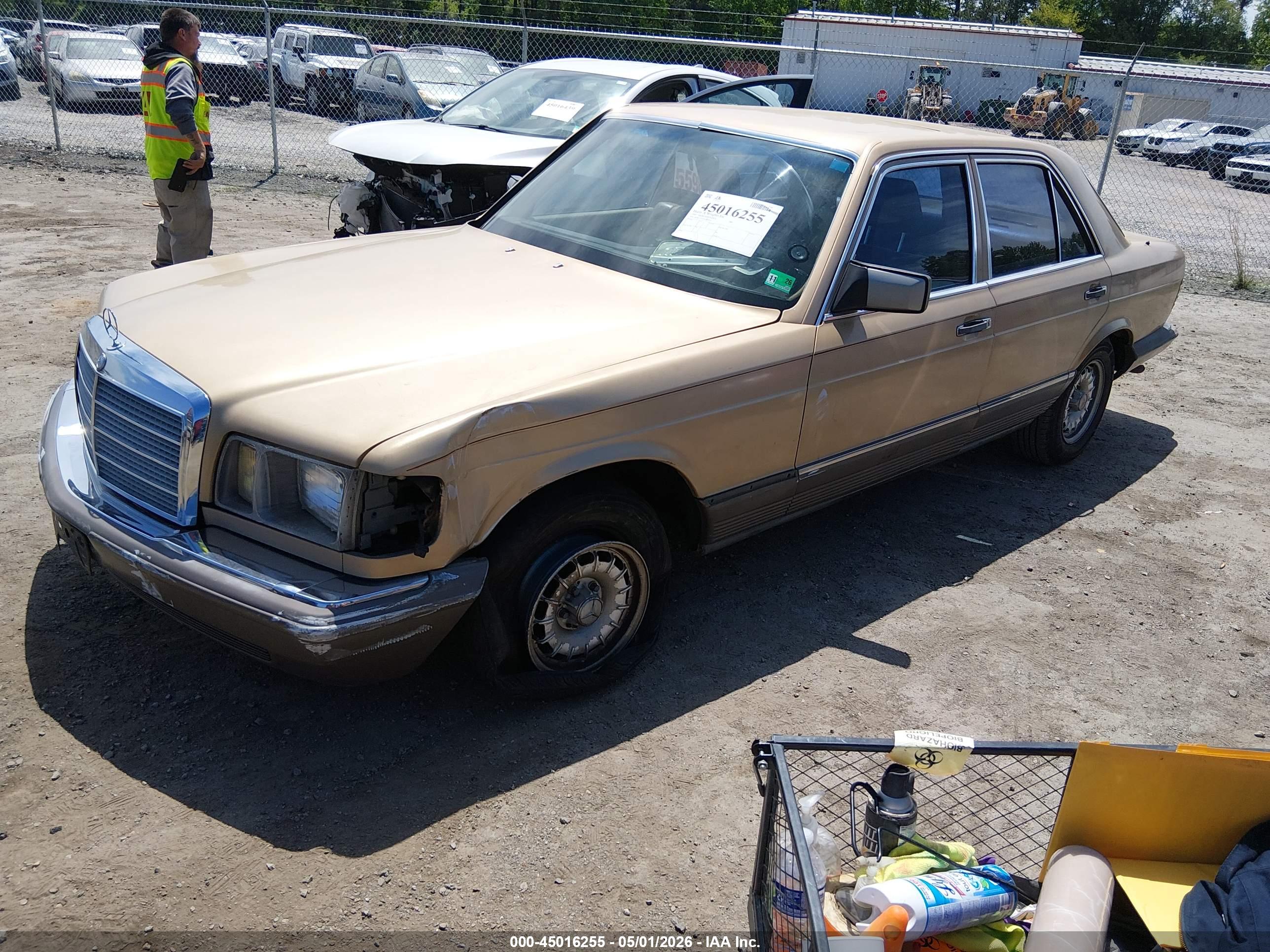 MERCEDES-BENZ 380 image 2