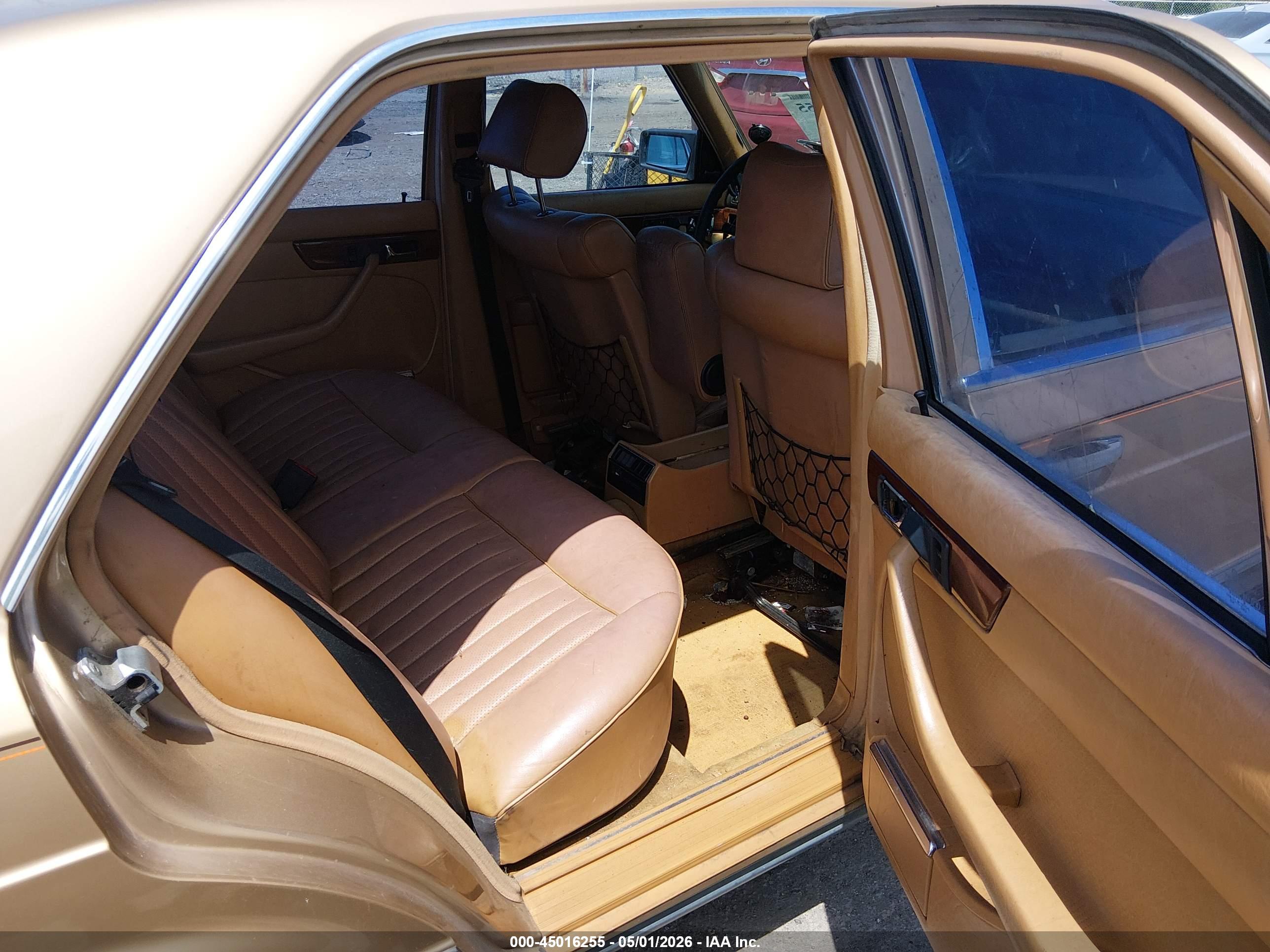 MERCEDES-BENZ 380 image 8