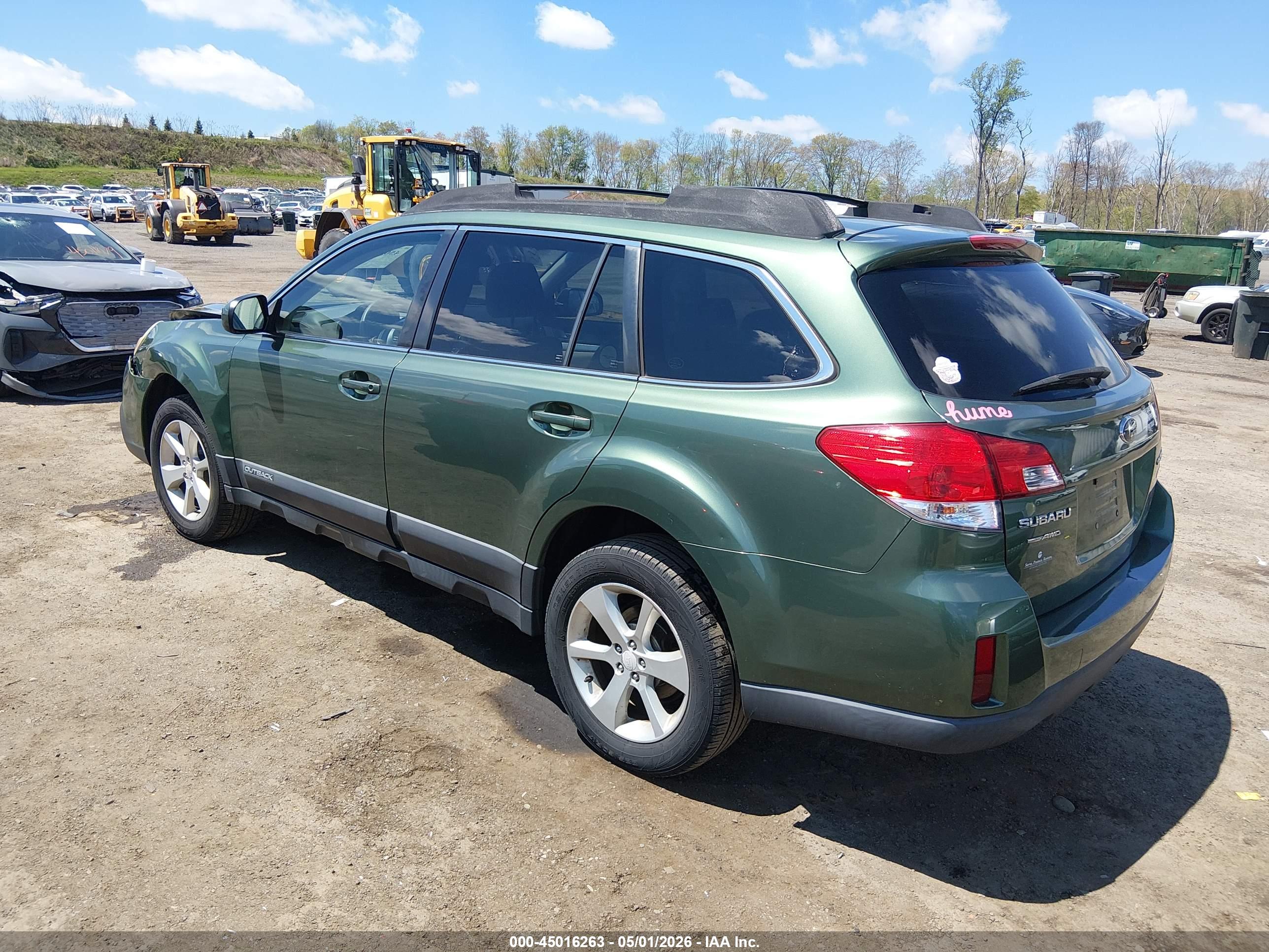 SUBARU OUTBACK image 3