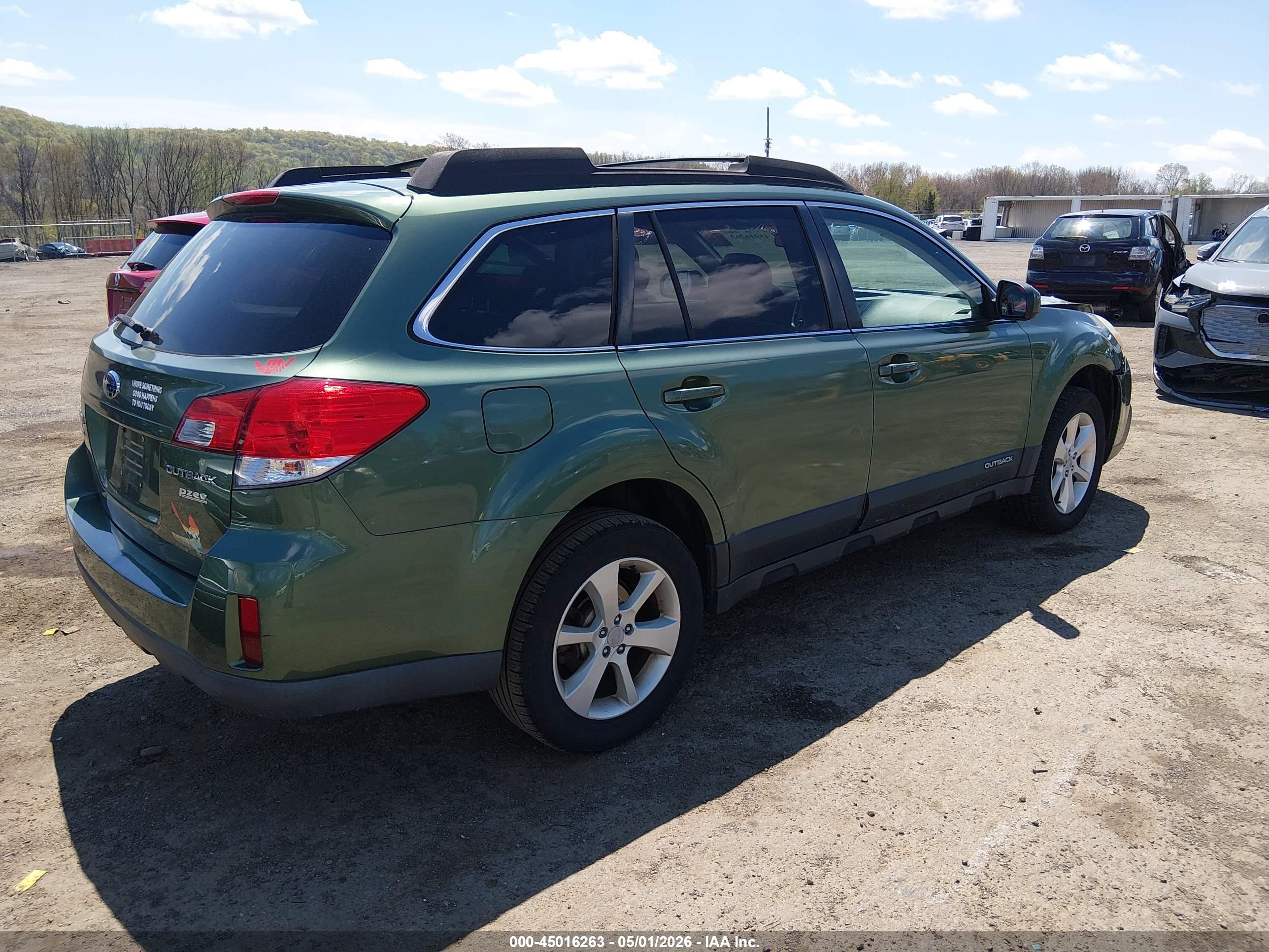 SUBARU OUTBACK image 4