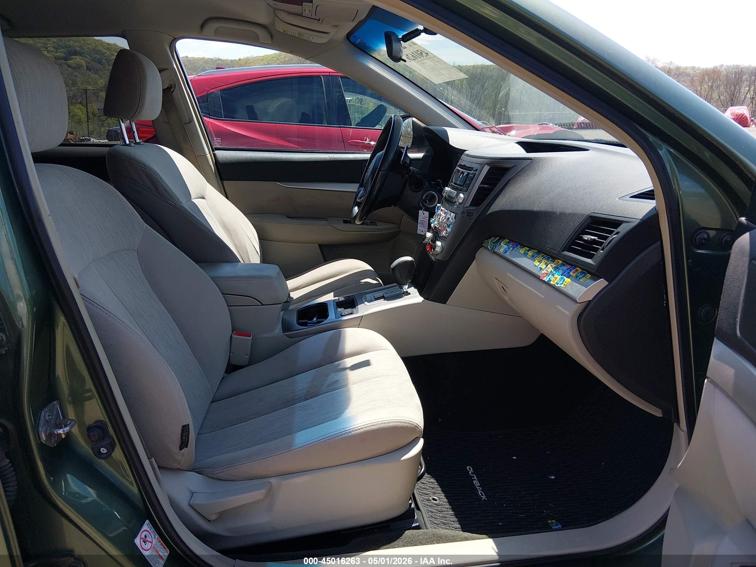 SUBARU OUTBACK image 5