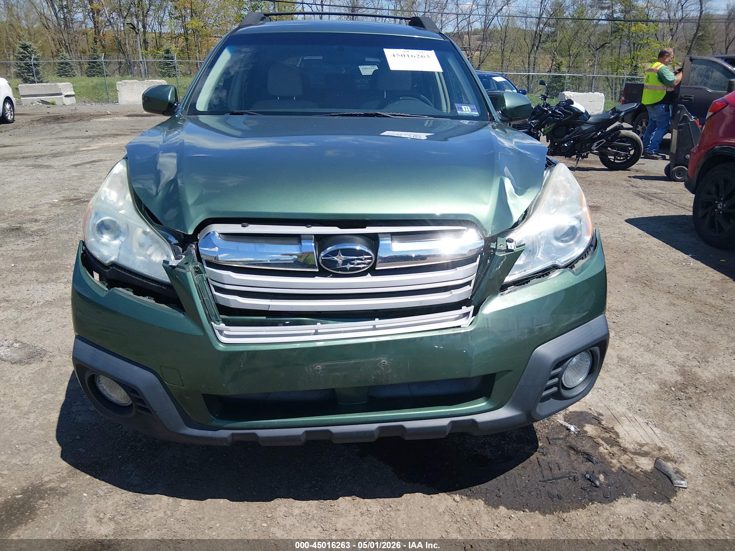SUBARU OUTBACK image 6