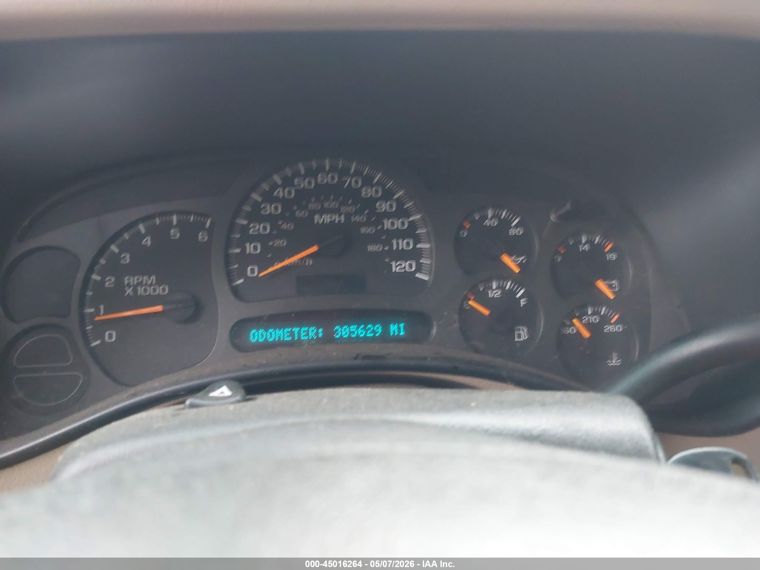 CHEVROLET TAHOE image 7