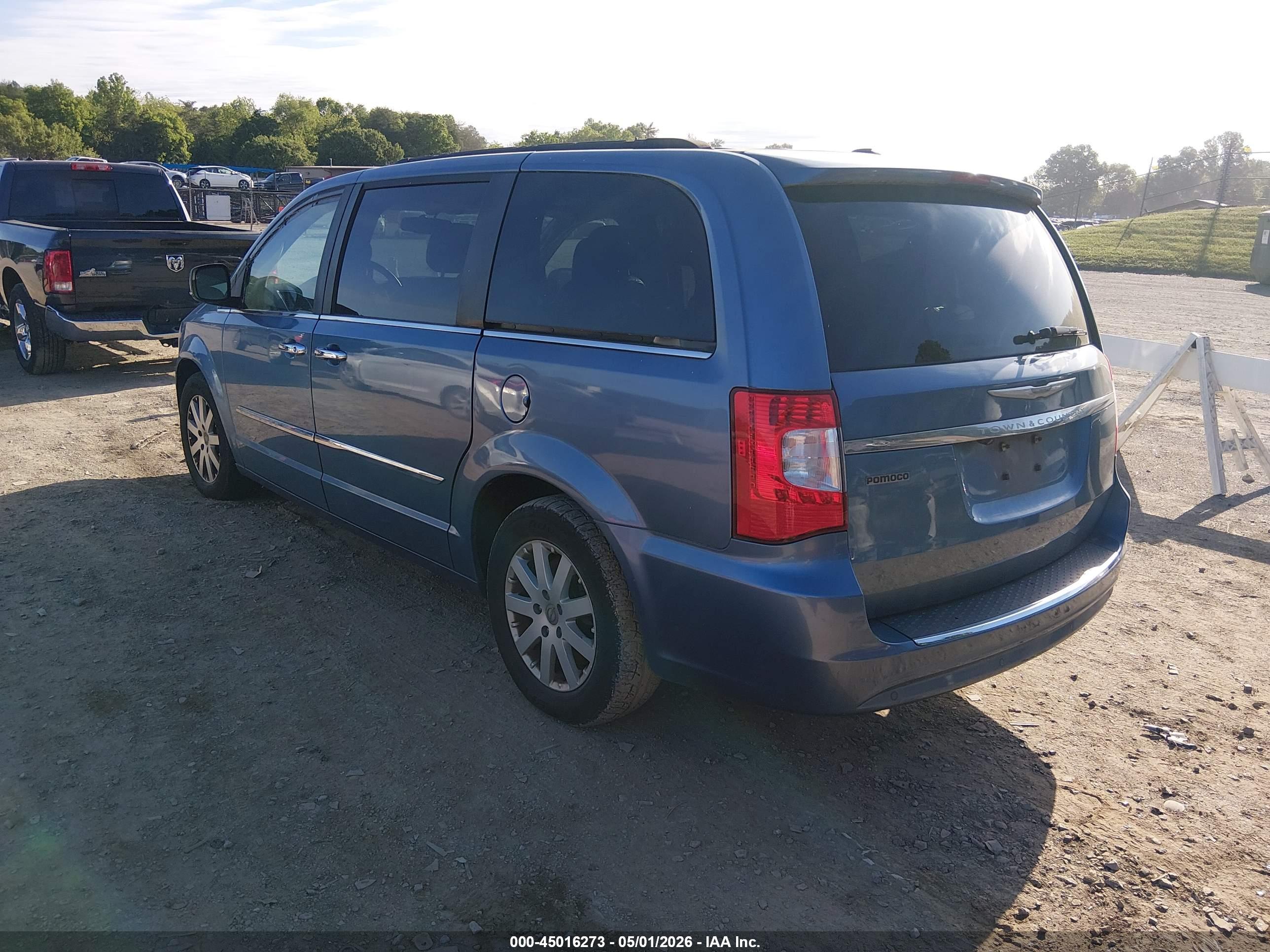 CHRYSLER TOWN image 3