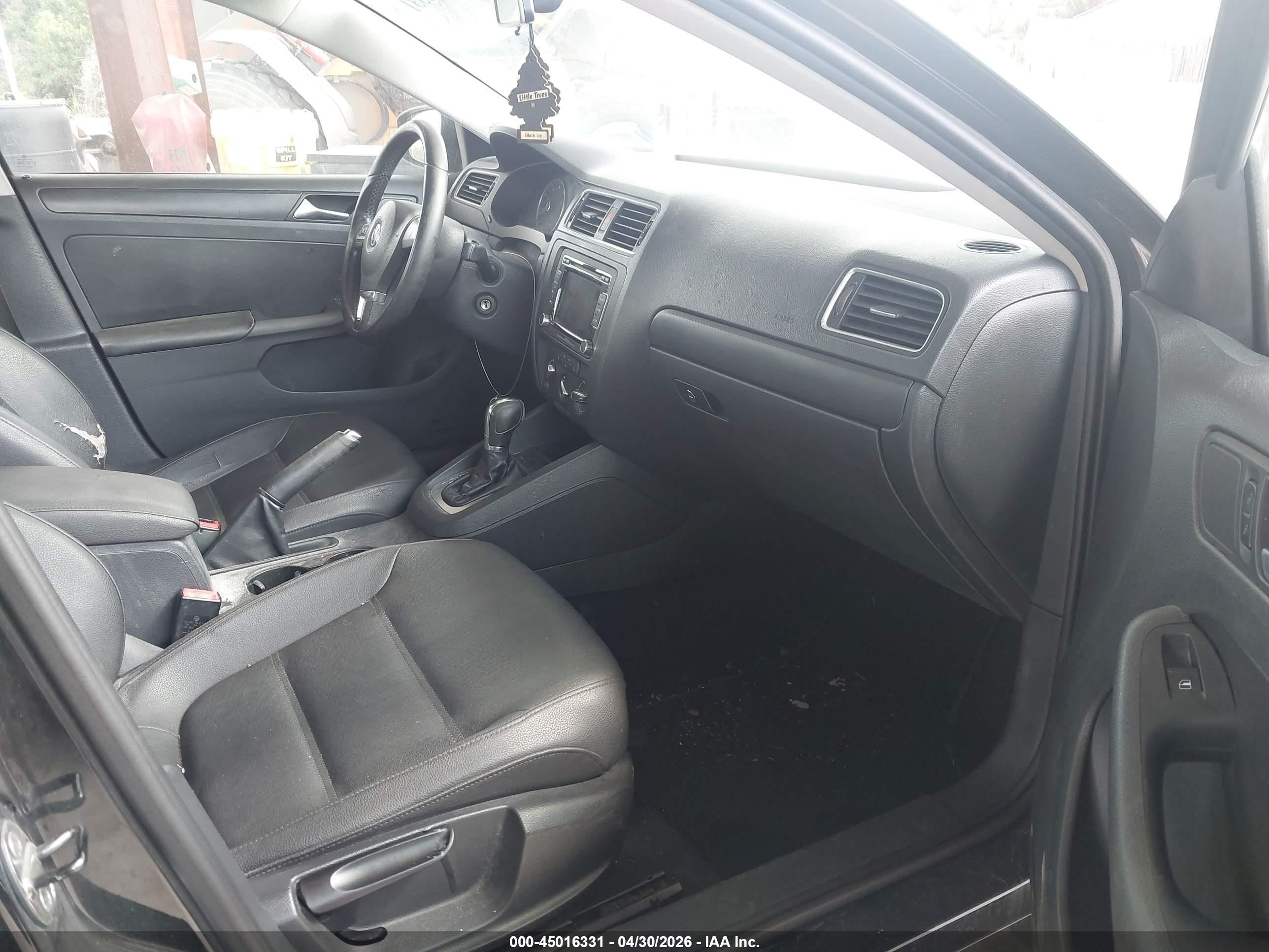 VOLKSWAGEN JETTA image 5