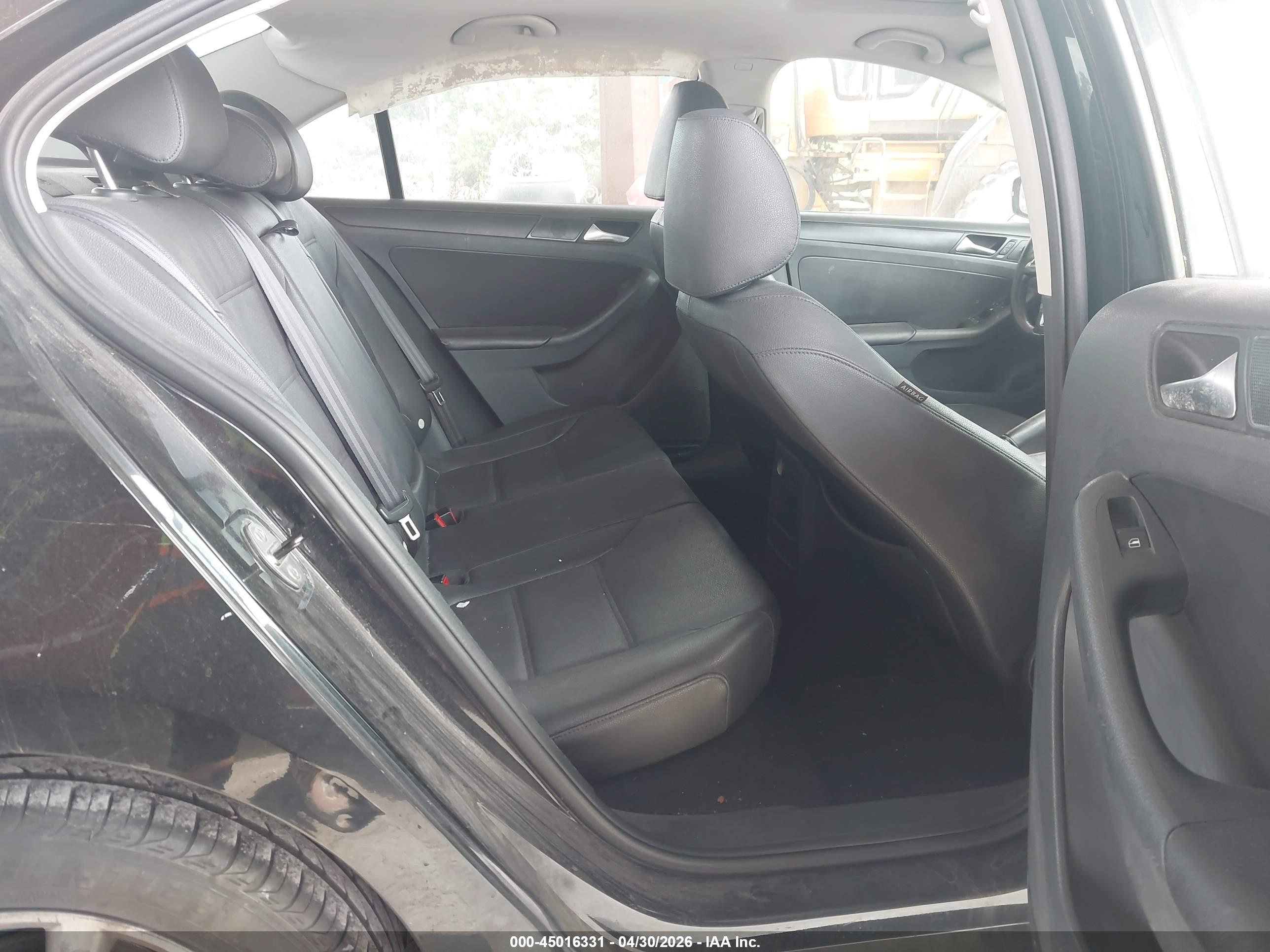 VOLKSWAGEN JETTA image 8
