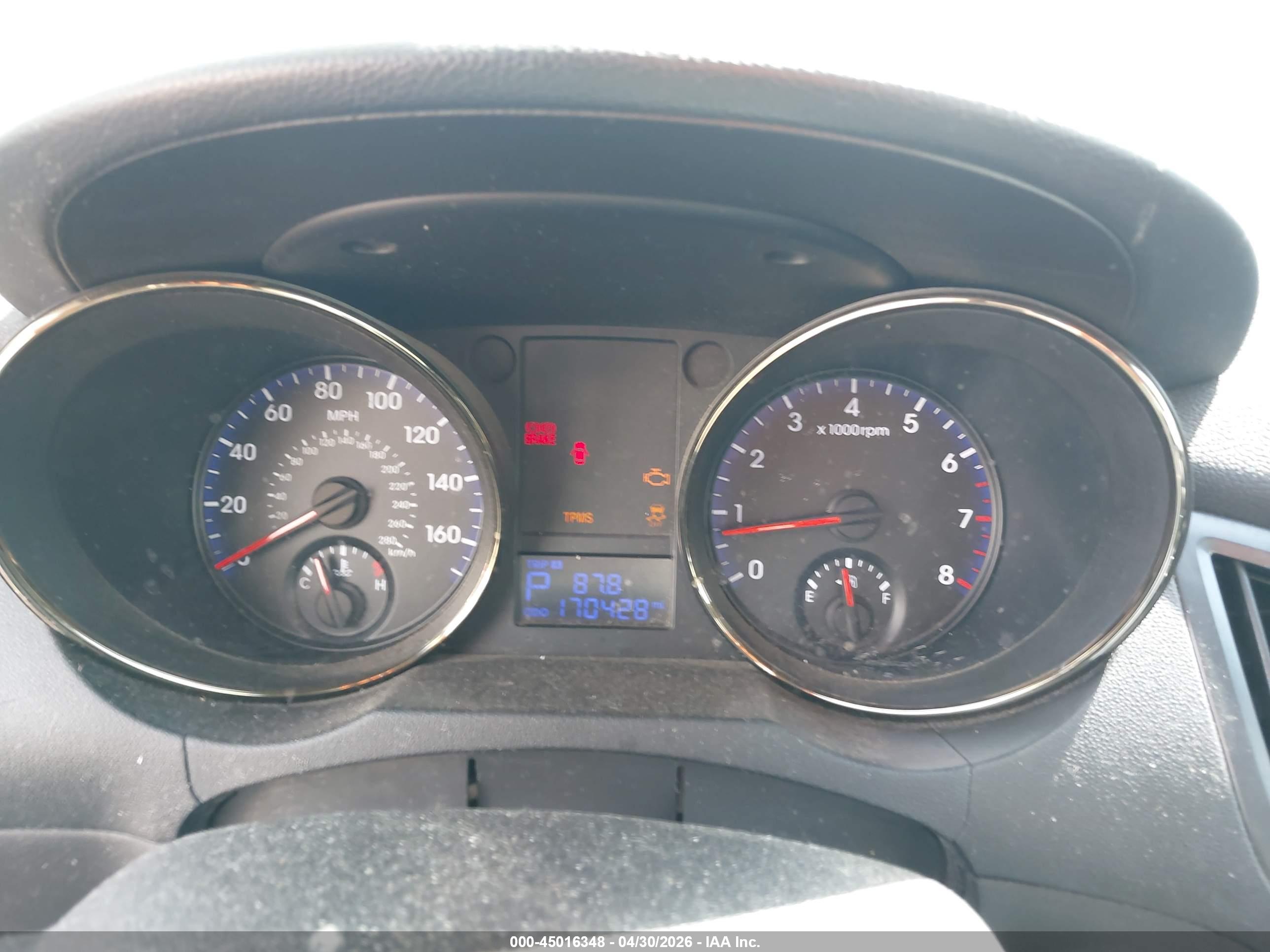 HYUNDAI GENESIS image 7