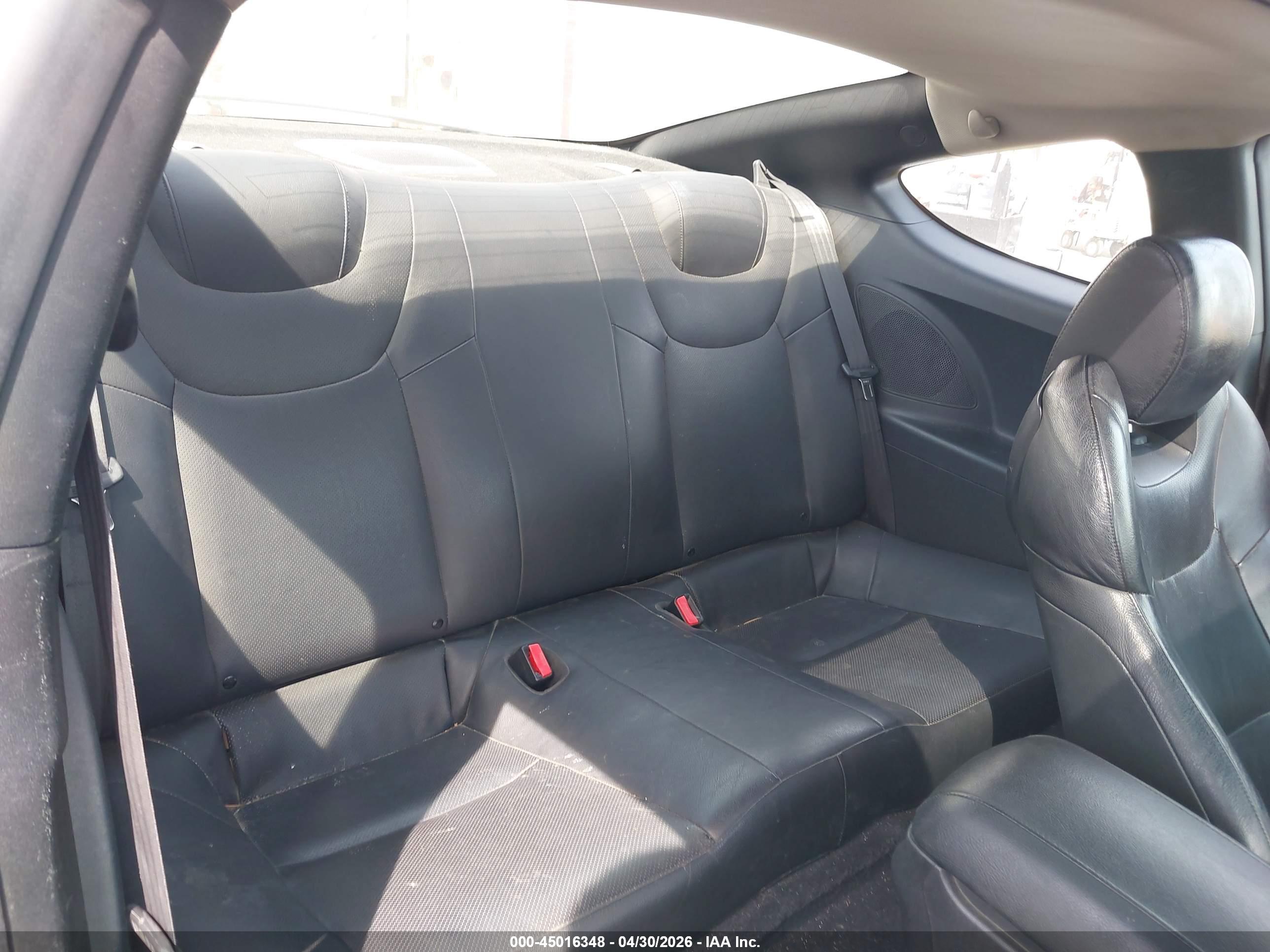 HYUNDAI GENESIS image 8