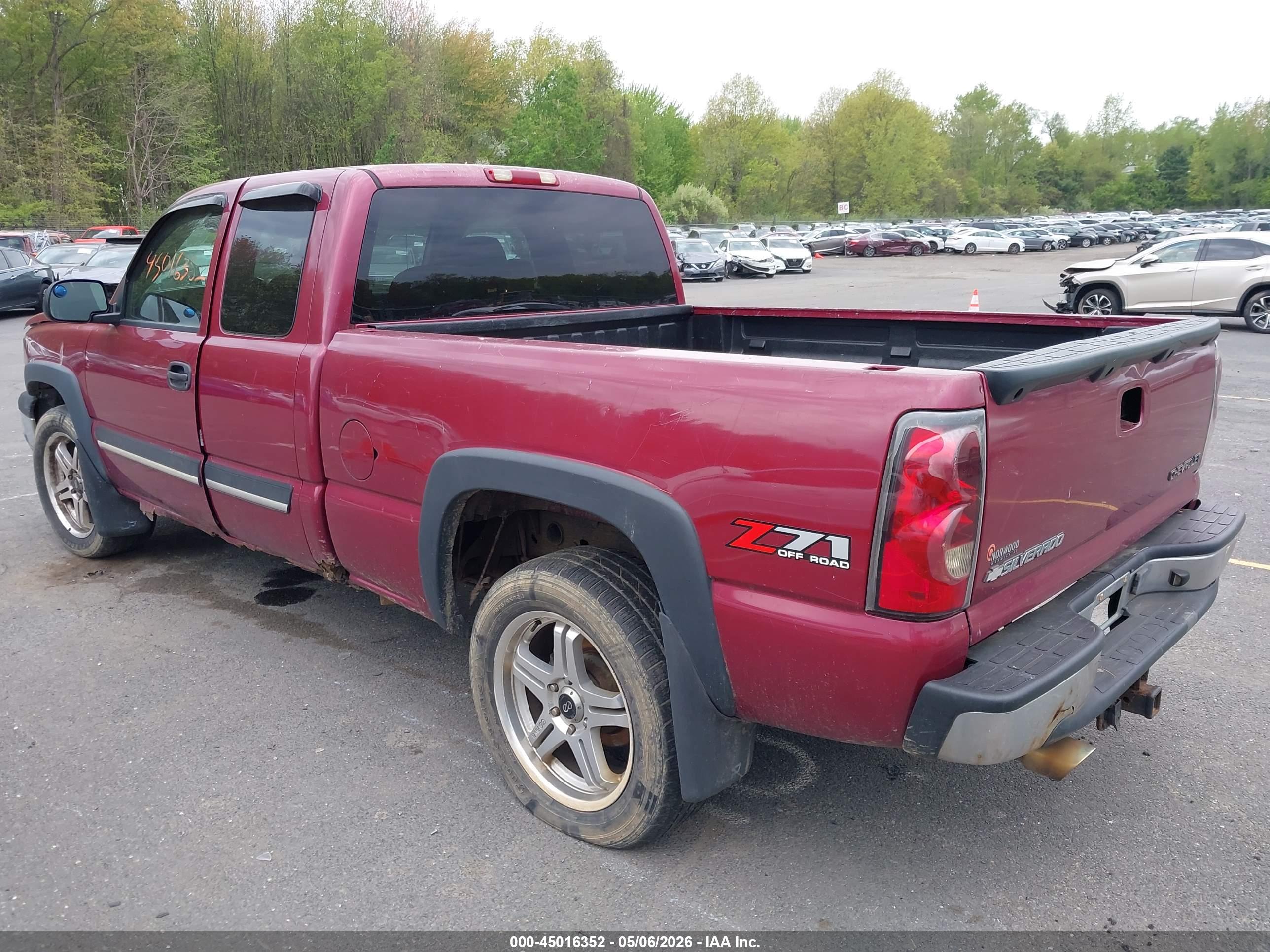 CHEVROLET SILVERADO image 3
