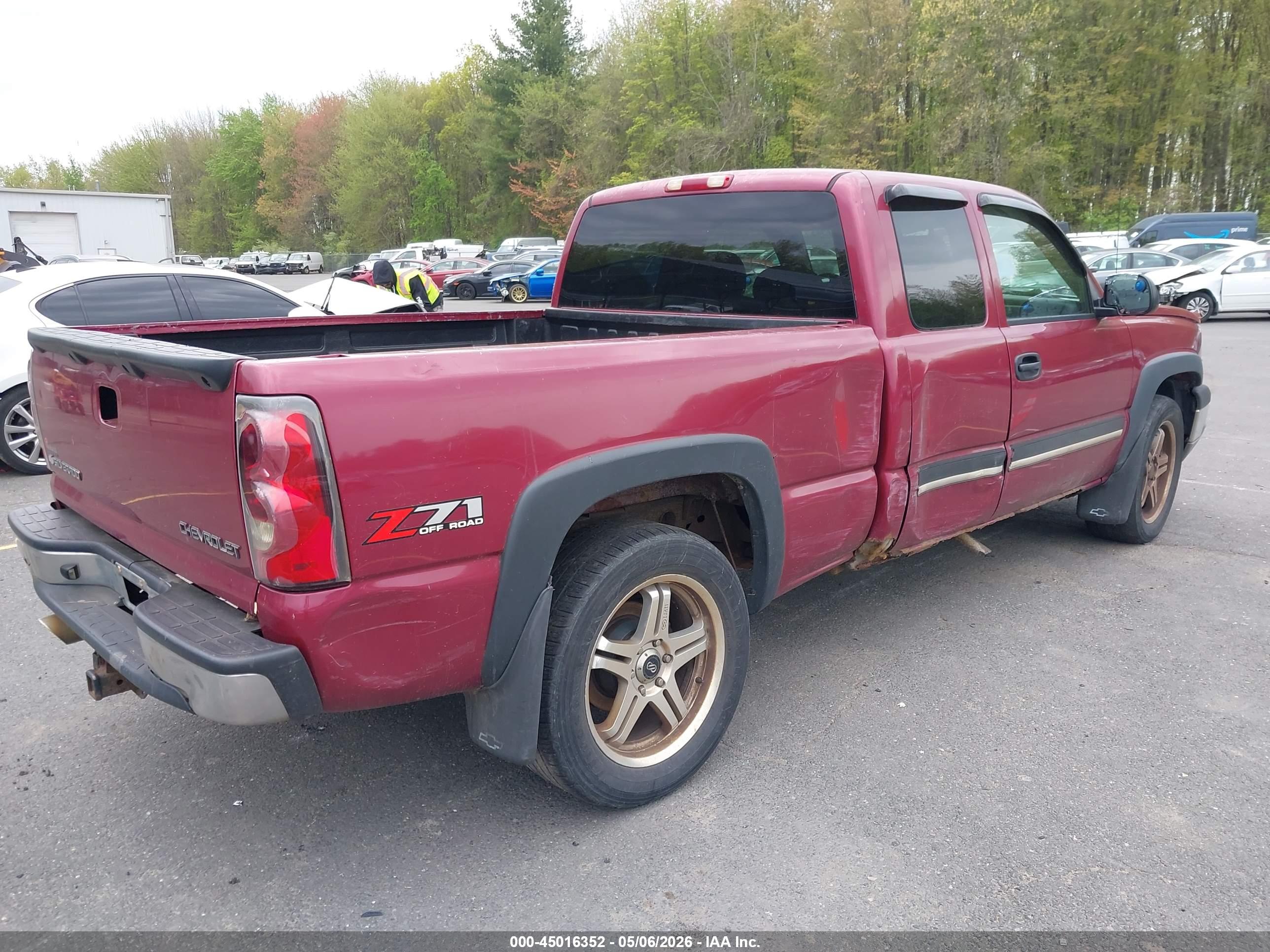 CHEVROLET SILVERADO image 4