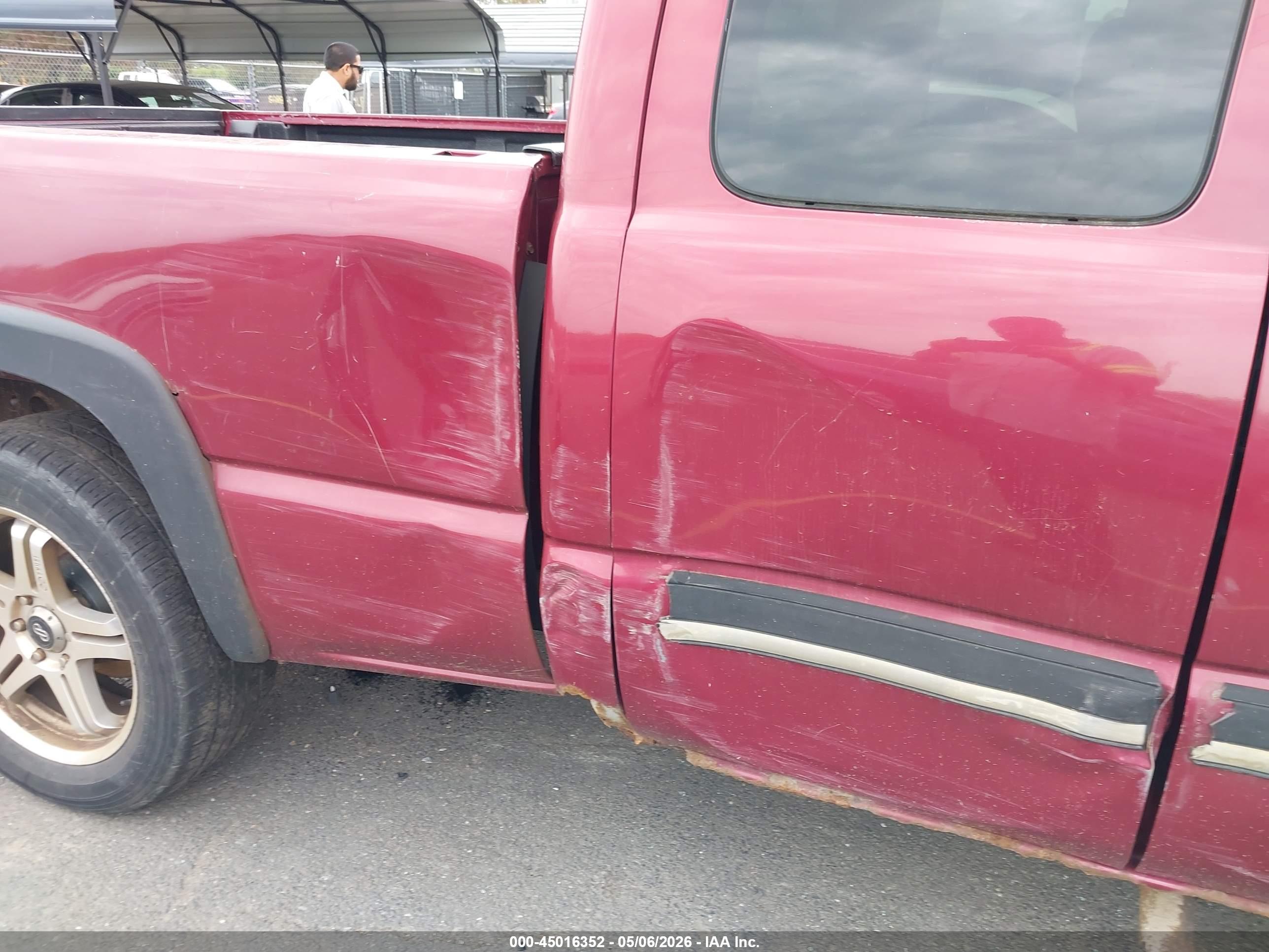 CHEVROLET SILVERADO image 6