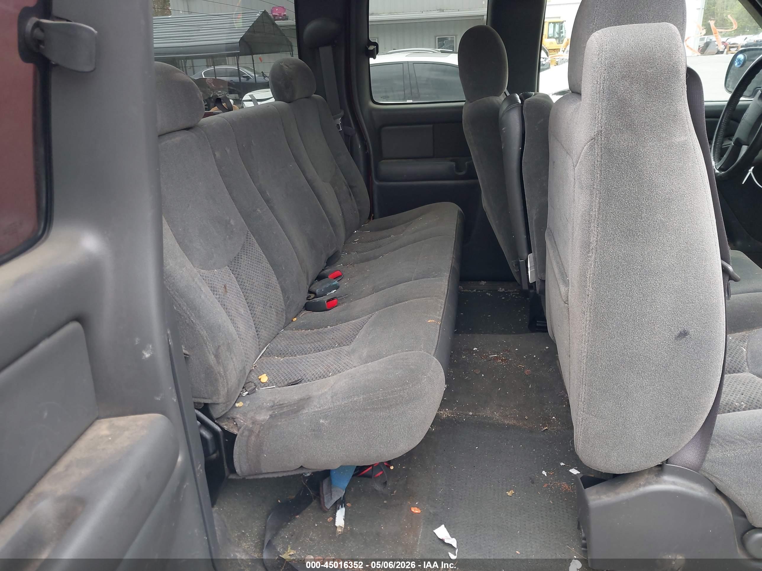 CHEVROLET SILVERADO image 8