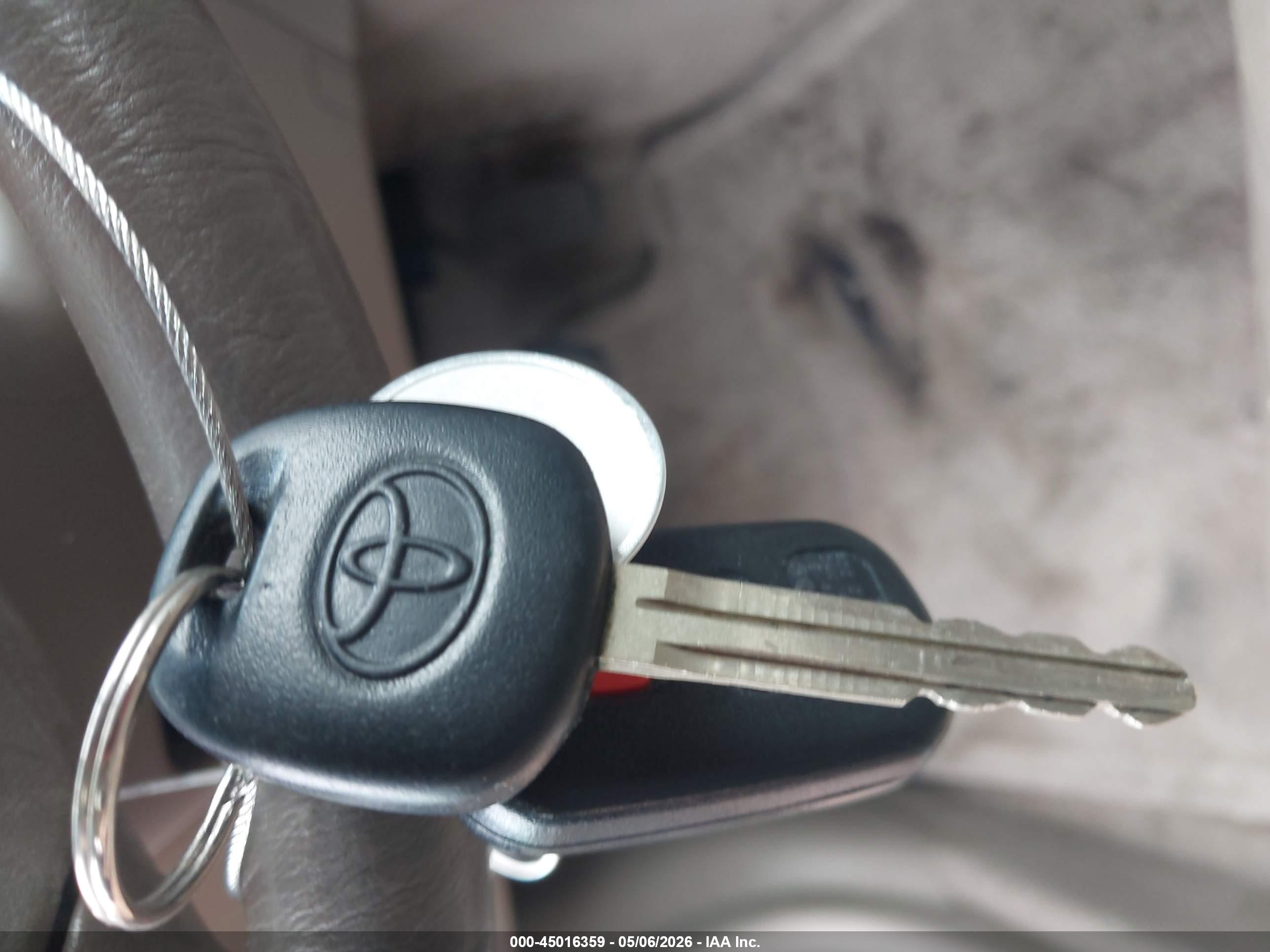 TOYOTA CAMRY image 11