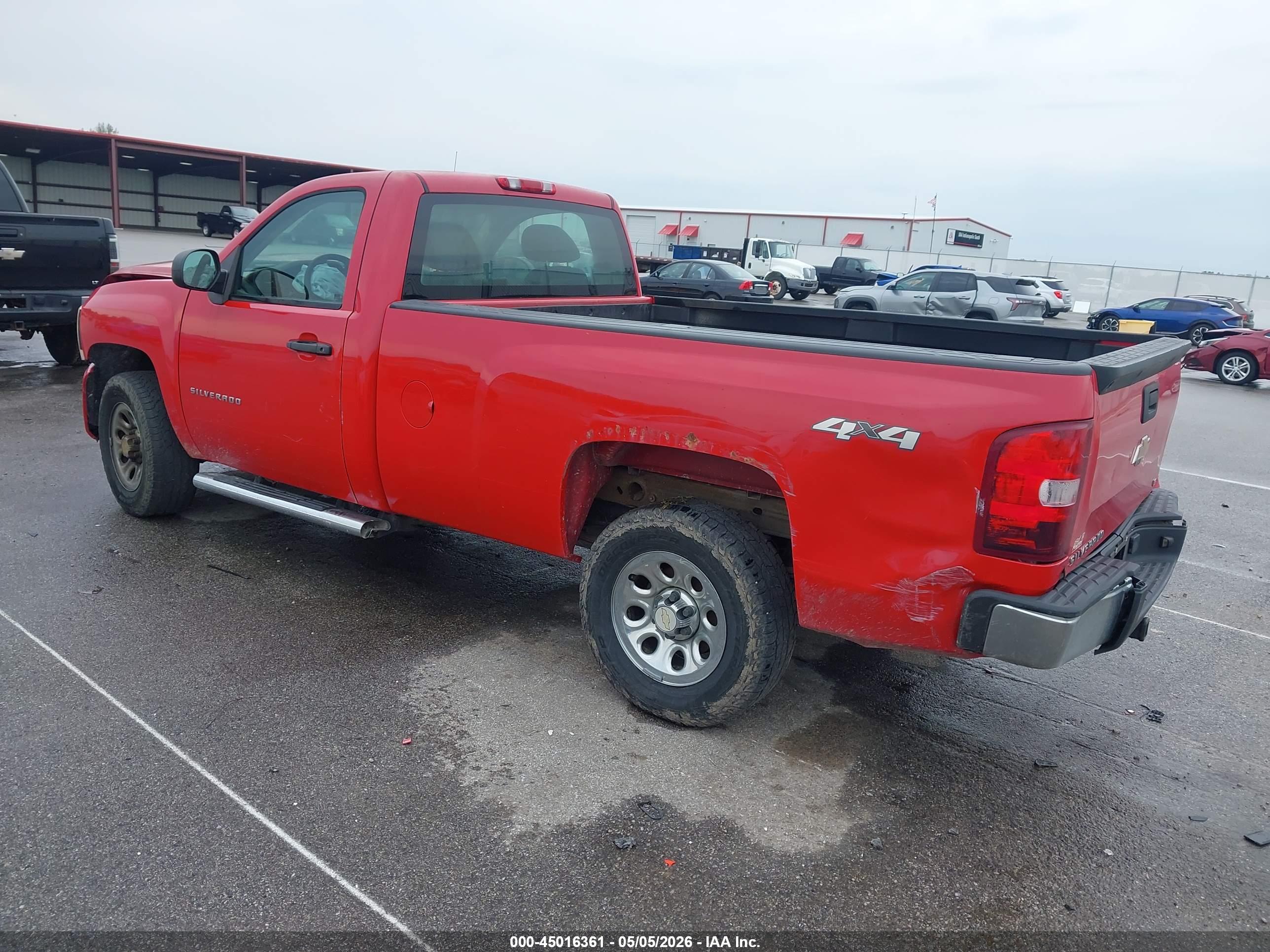 CHEVROLET SILVERADO image 3