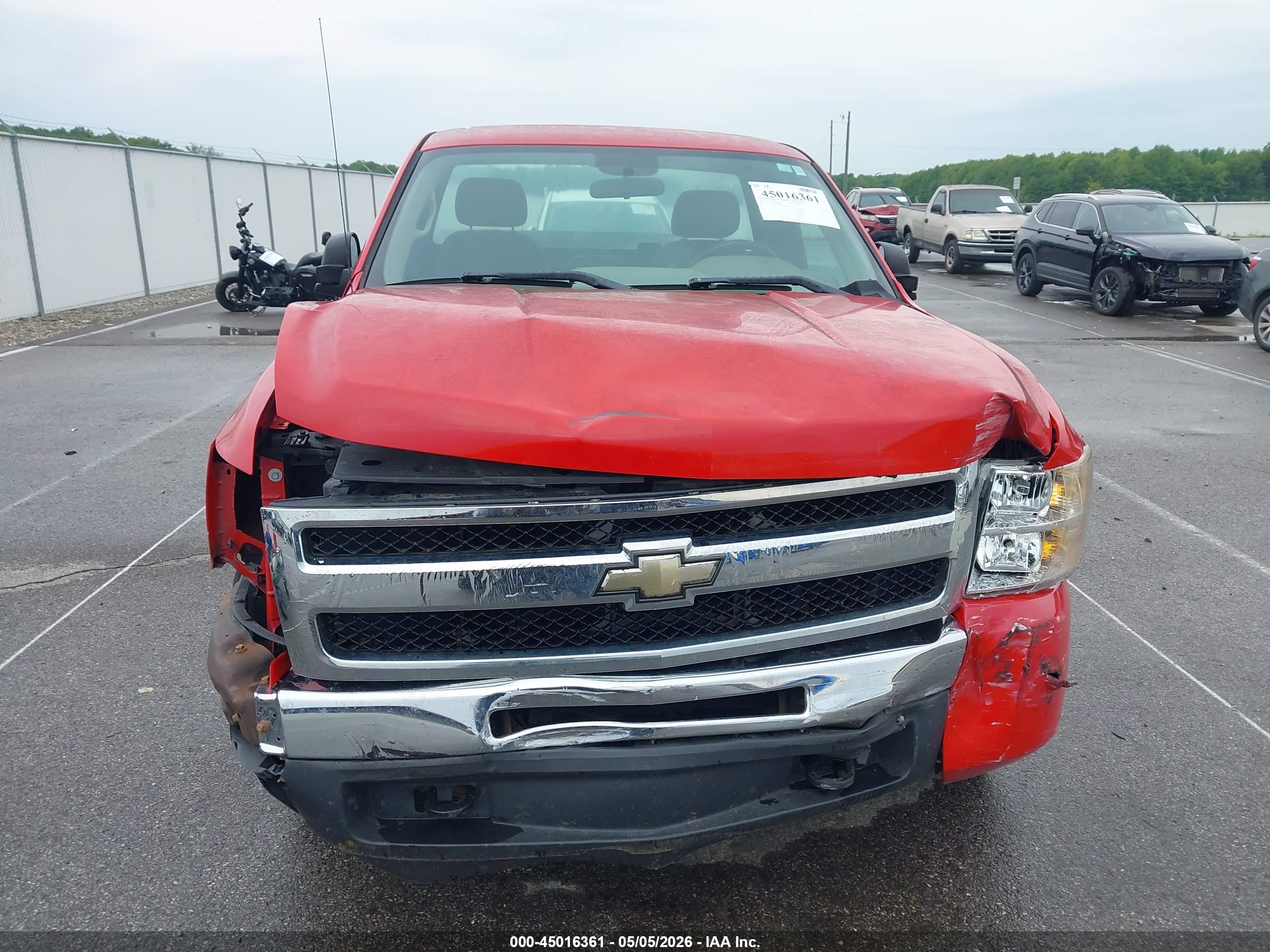 CHEVROLET SILVERADO image 6