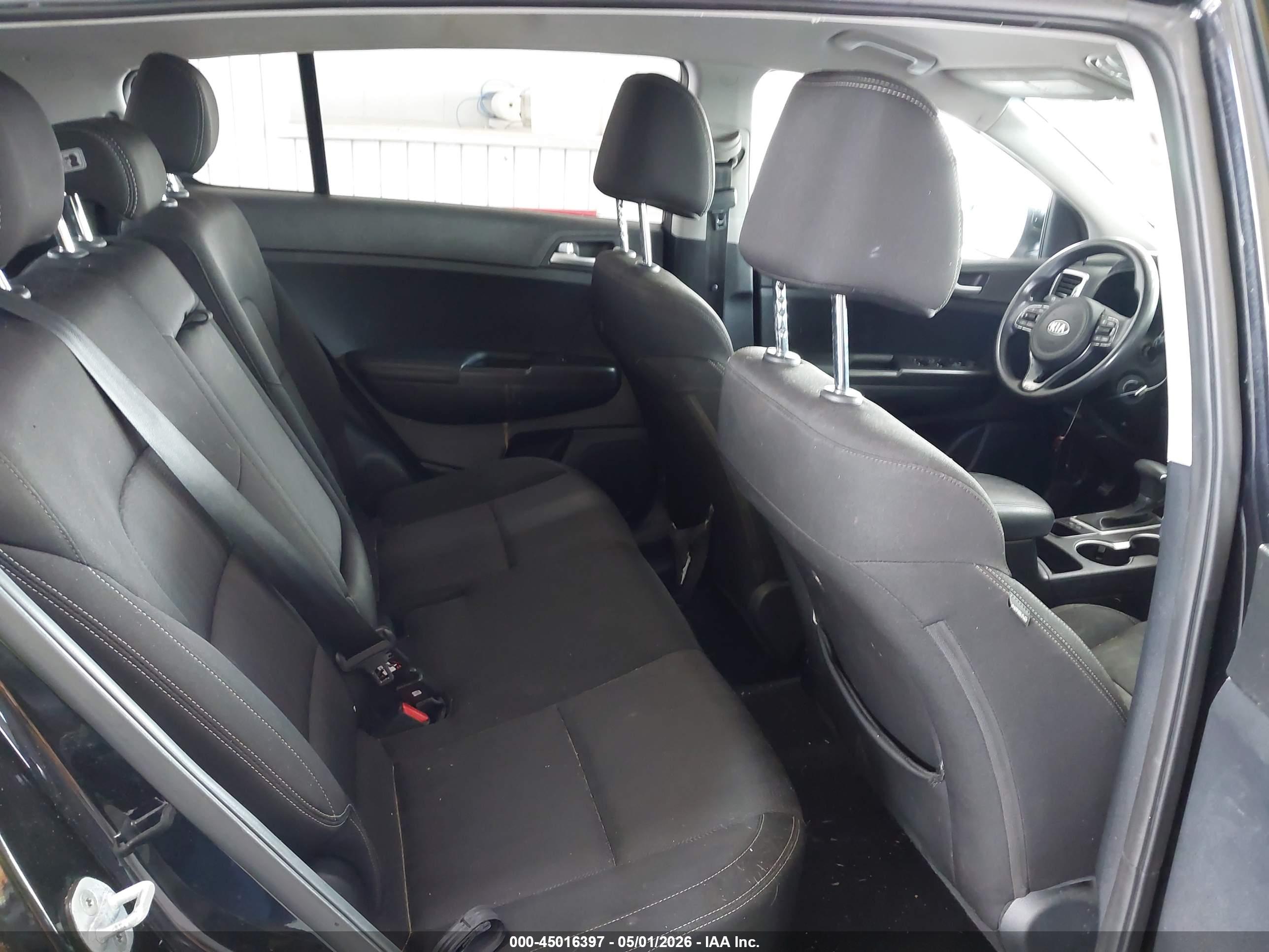 KIA SPORTAGE image 8
