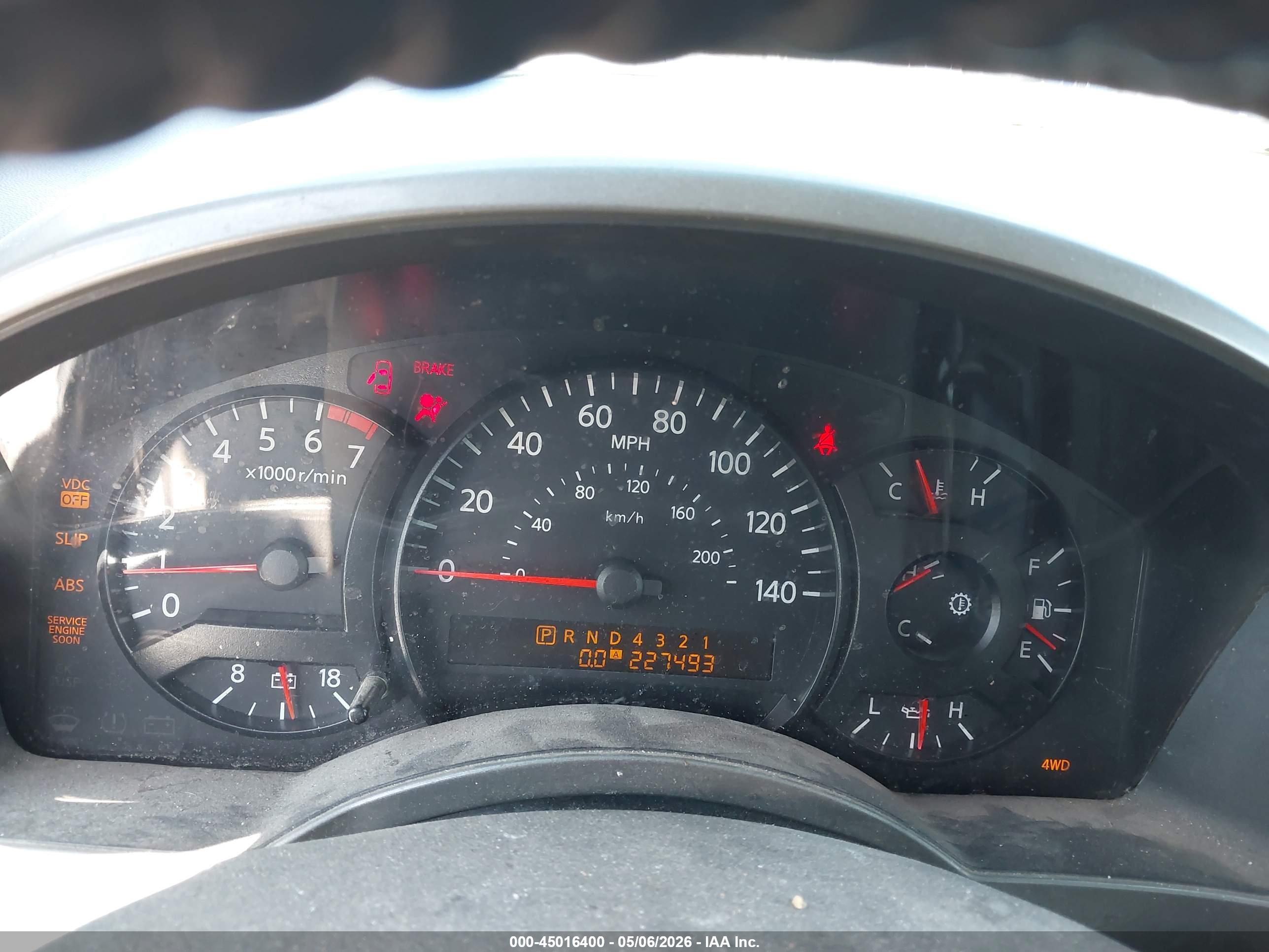 NISSAN TITAN image 7