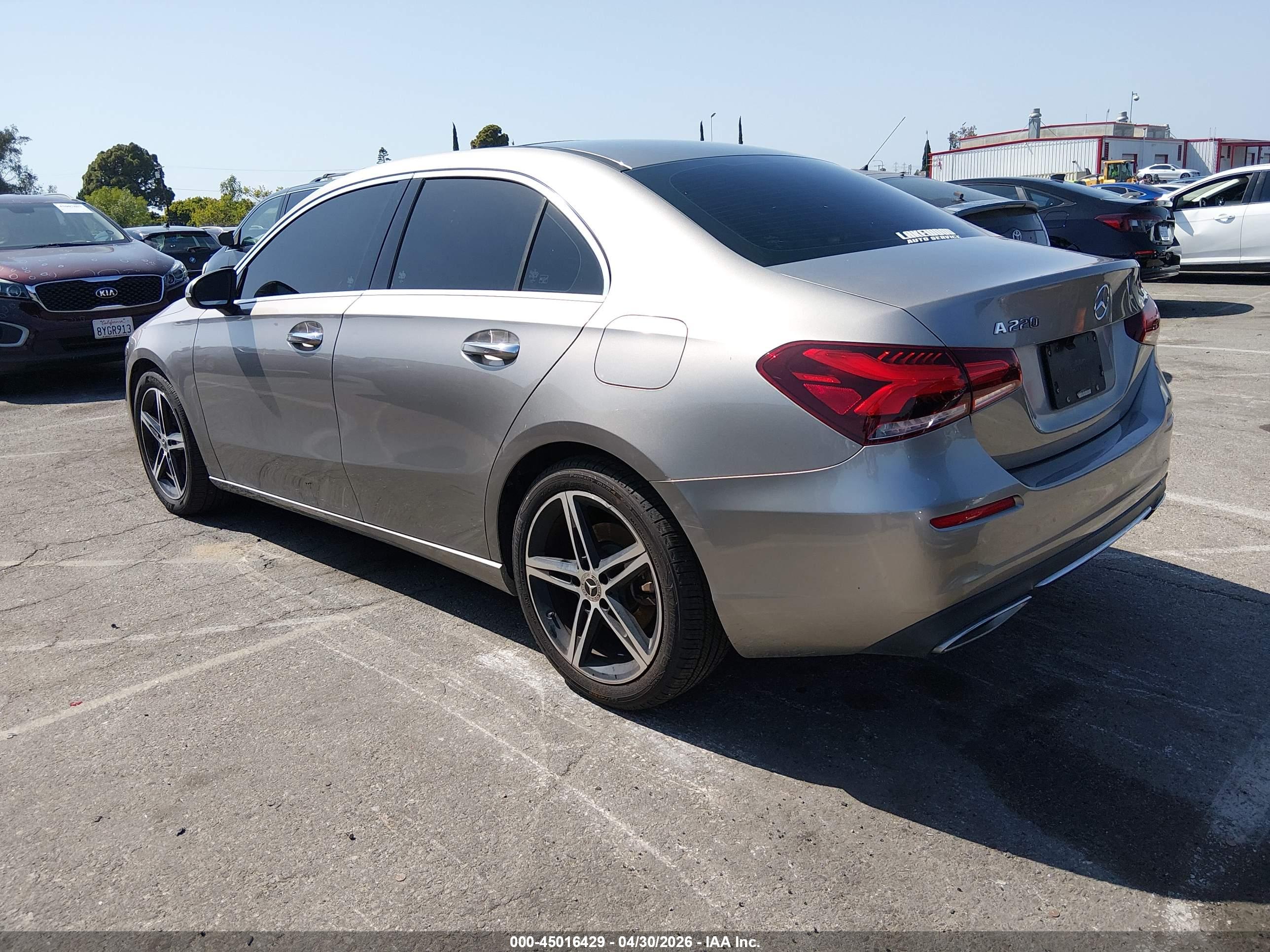 MERCEDES-BENZ A image 3