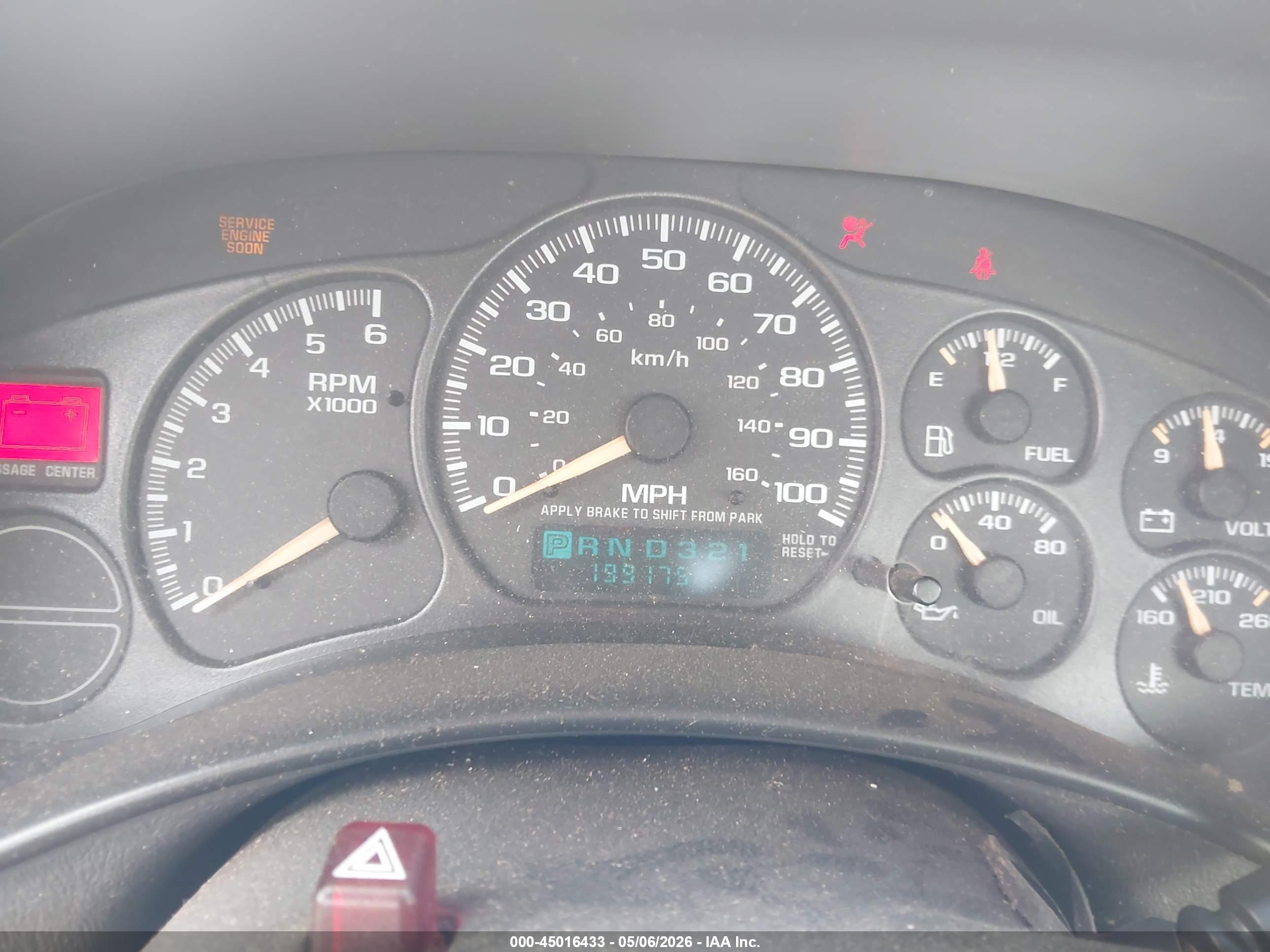 CHEVROLET SILVERADO image 7