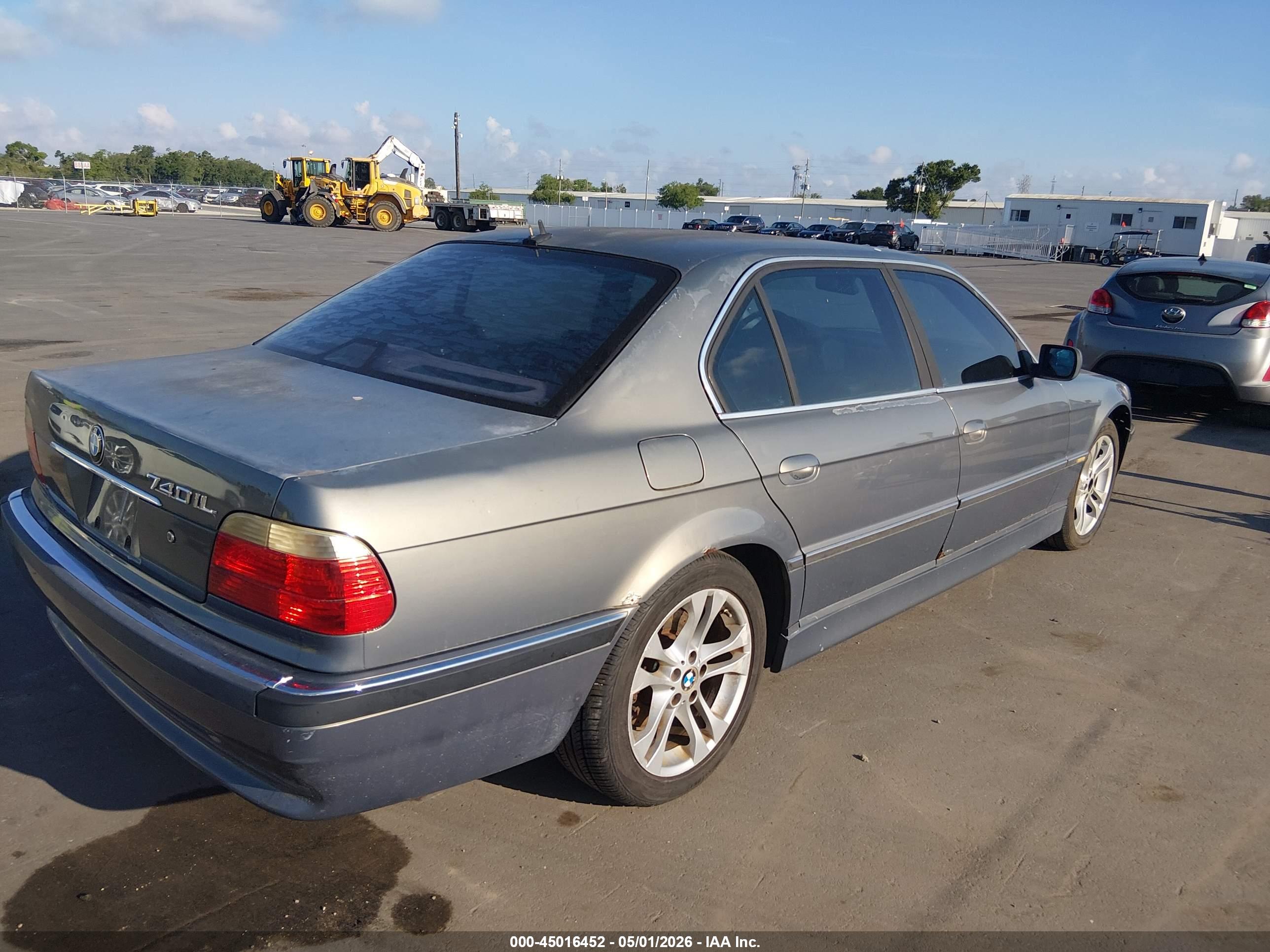 BMW 740IL image 4