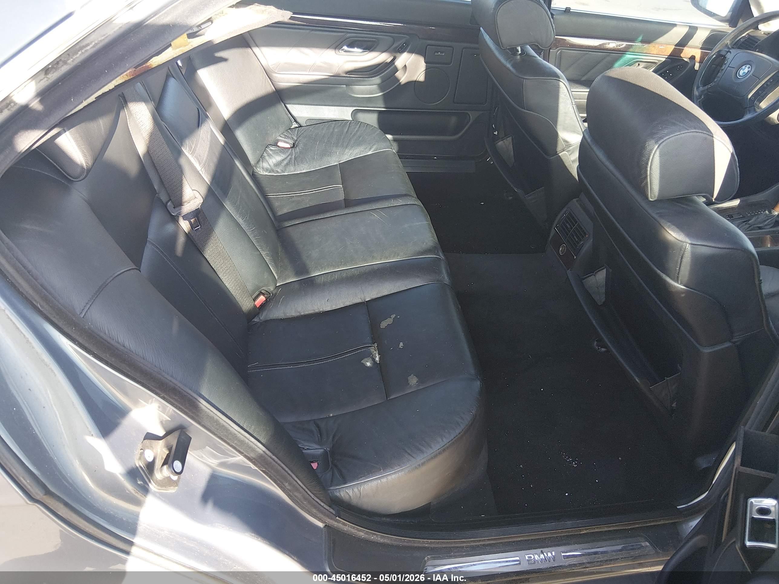 BMW 740IL image 8