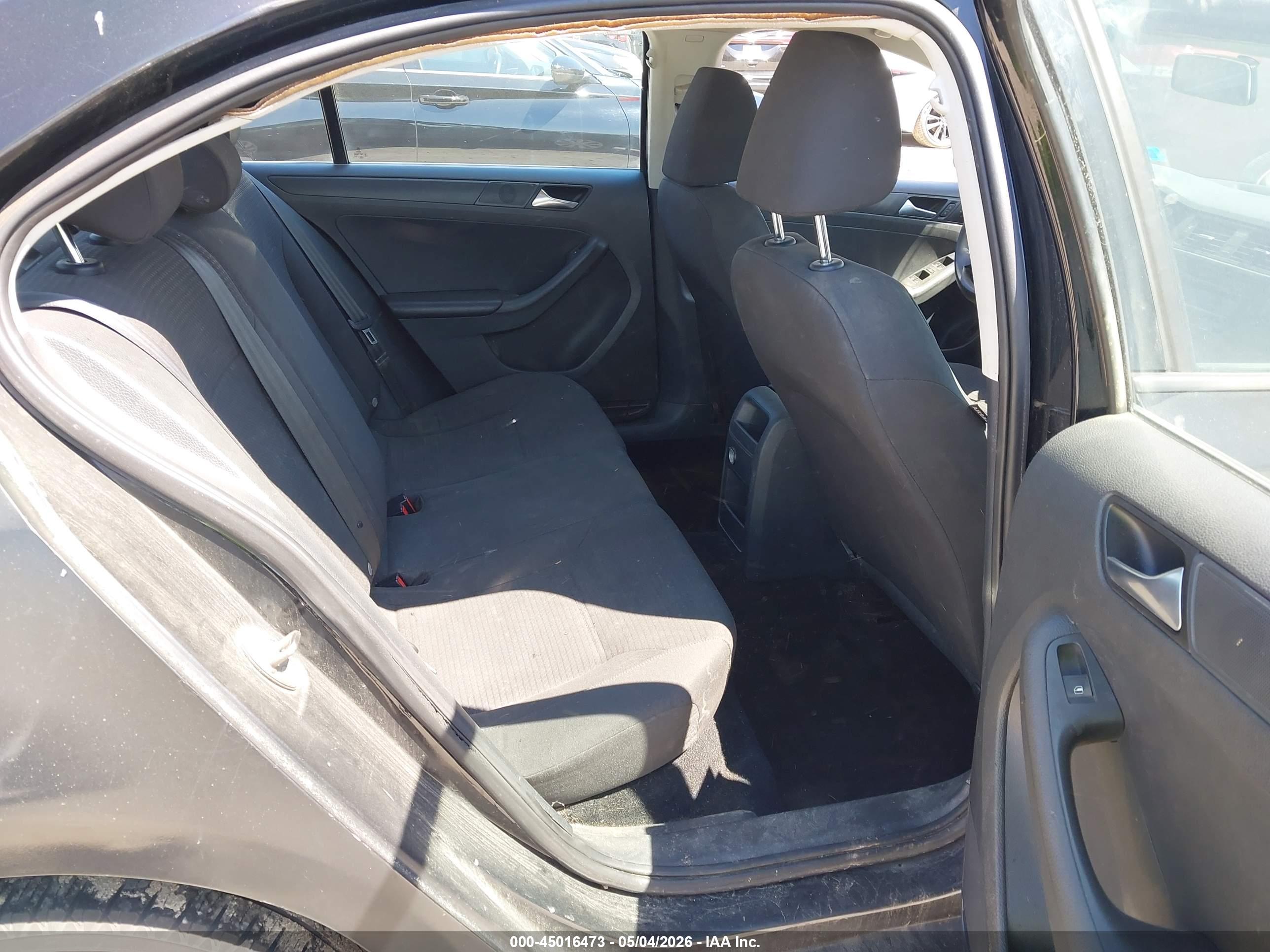 VOLKSWAGEN JETTA image 8