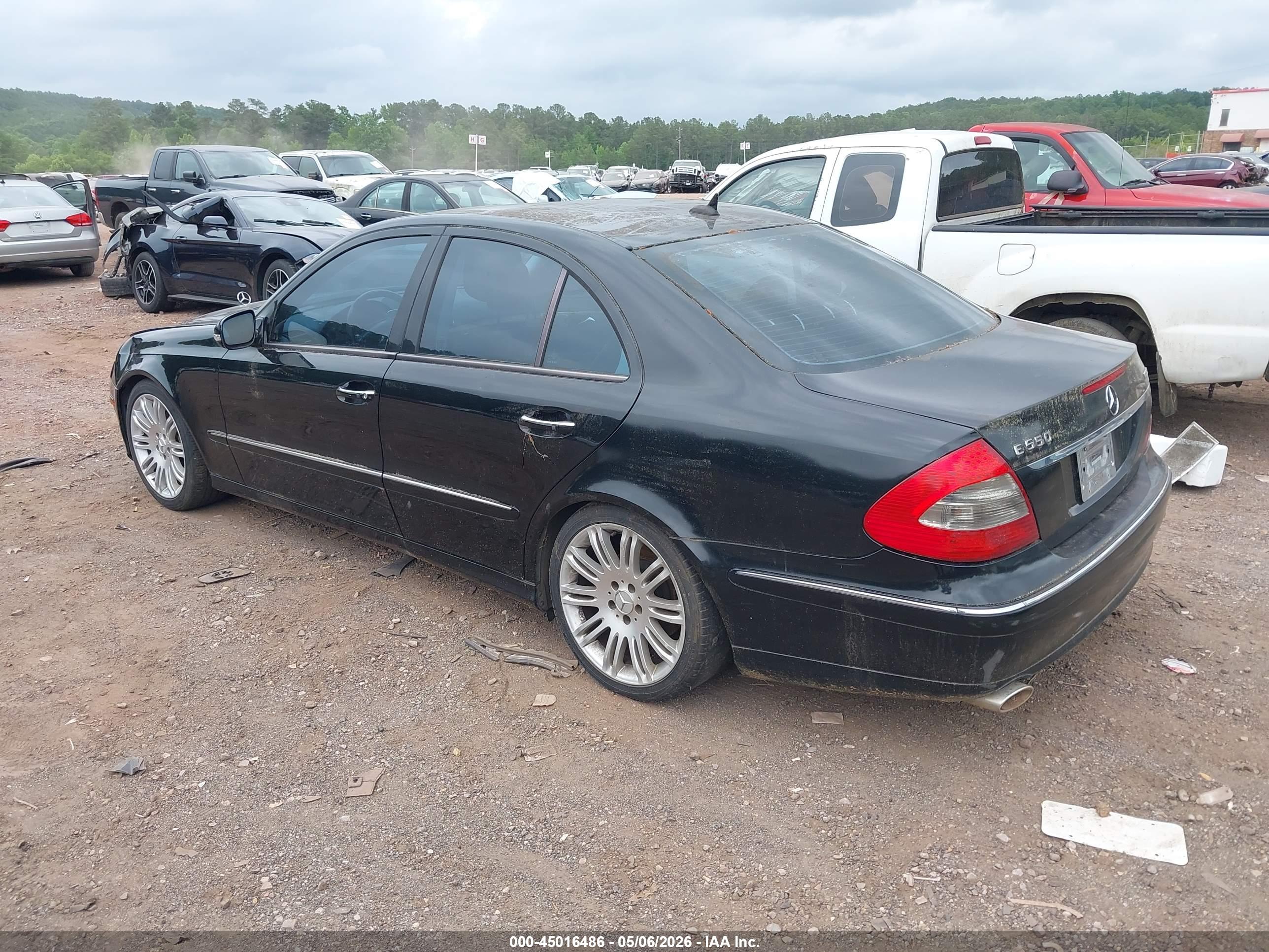 MERCEDES-BENZ E image 3