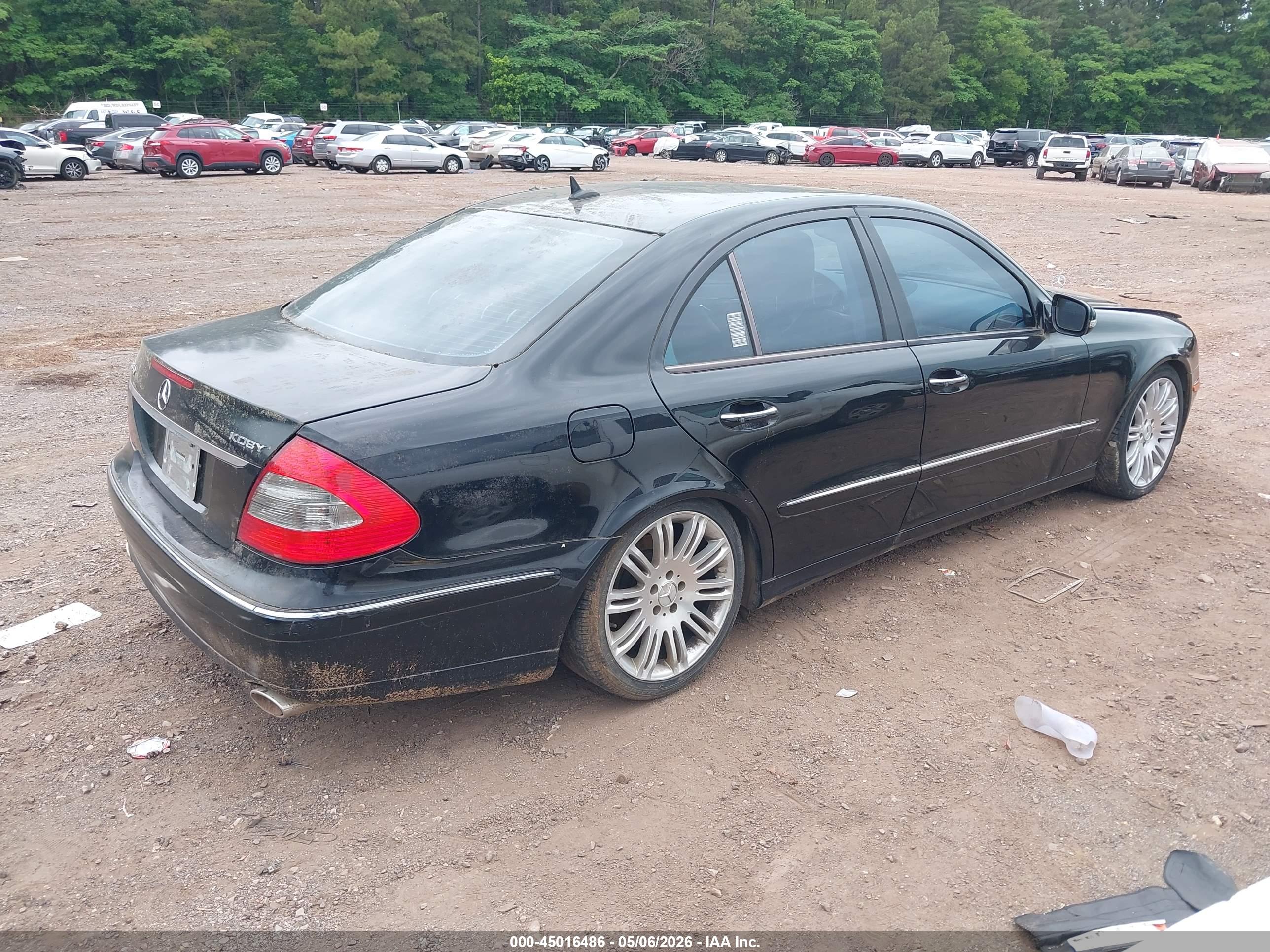 MERCEDES-BENZ E image 4
