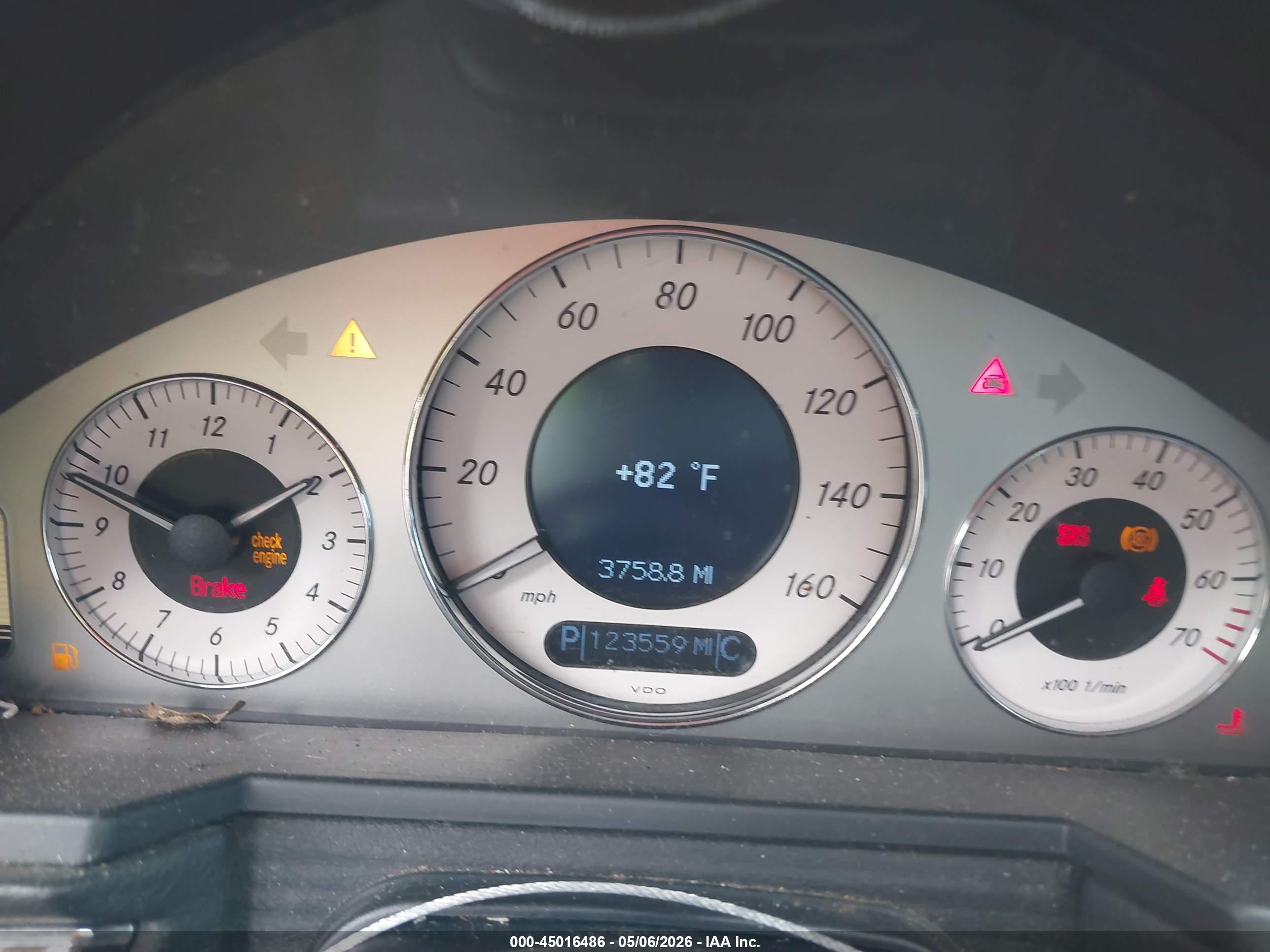 MERCEDES-BENZ E image 7