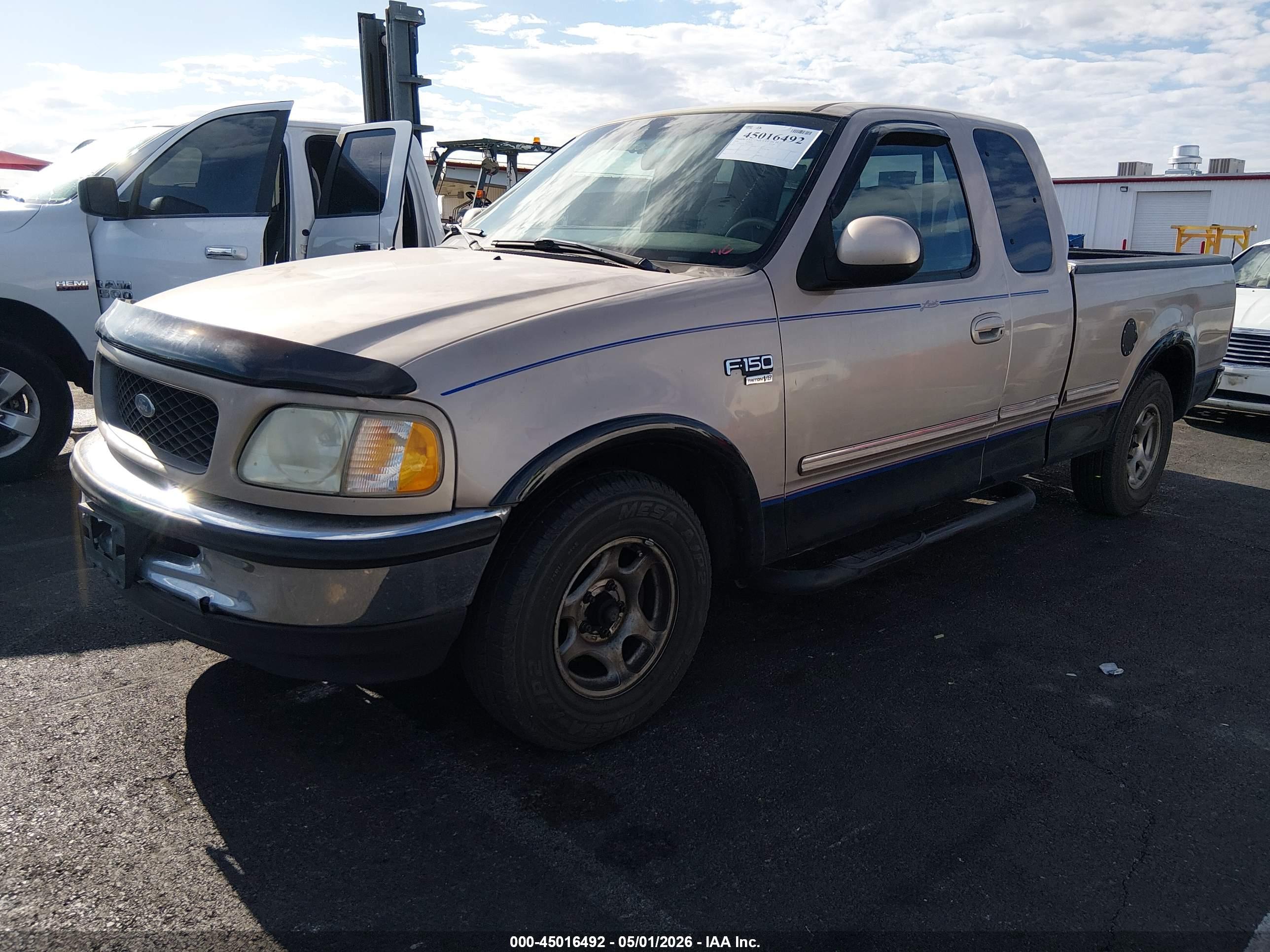 FORD F-150 image 2
