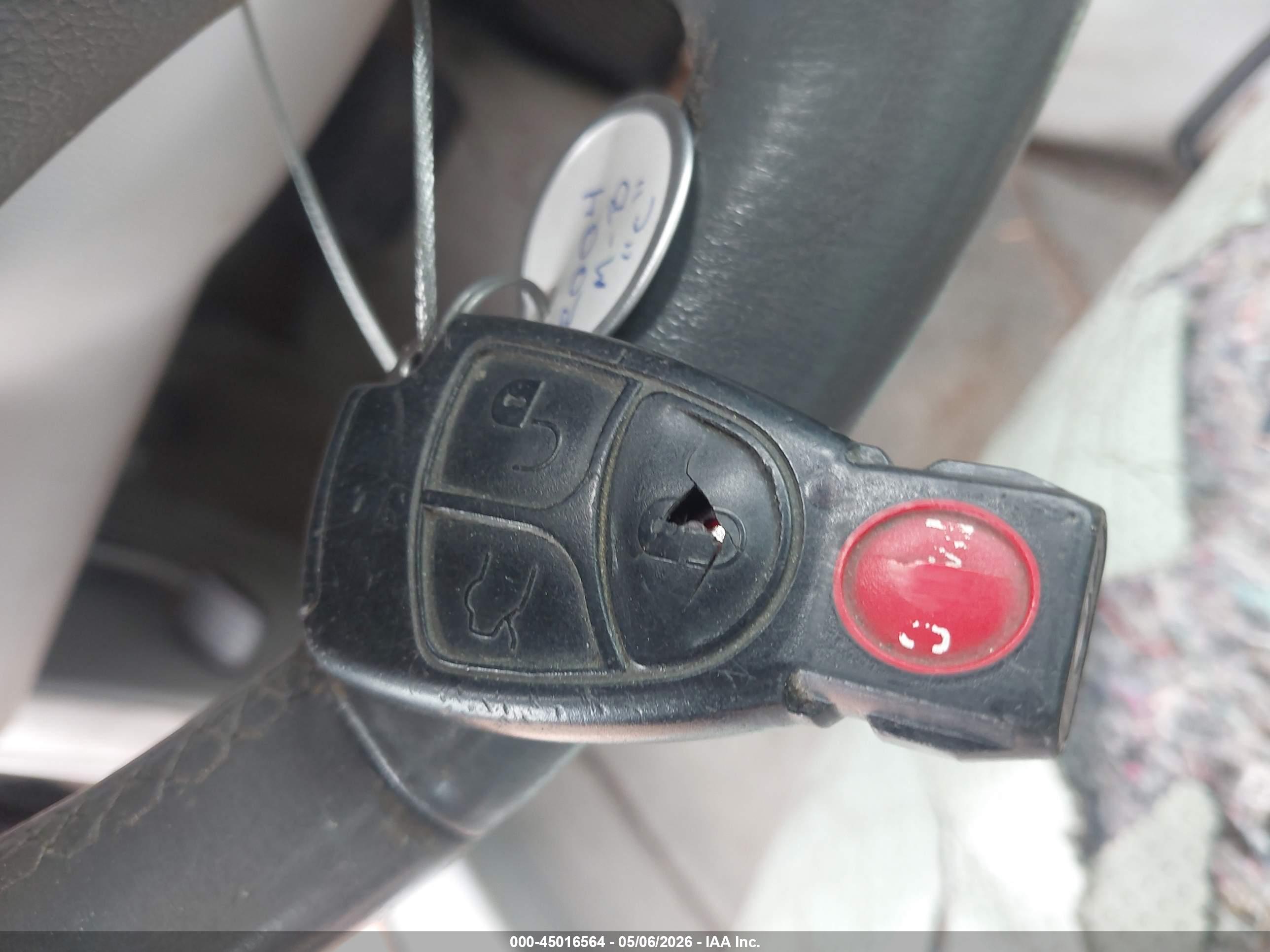 MERCEDES-BENZ C image 11