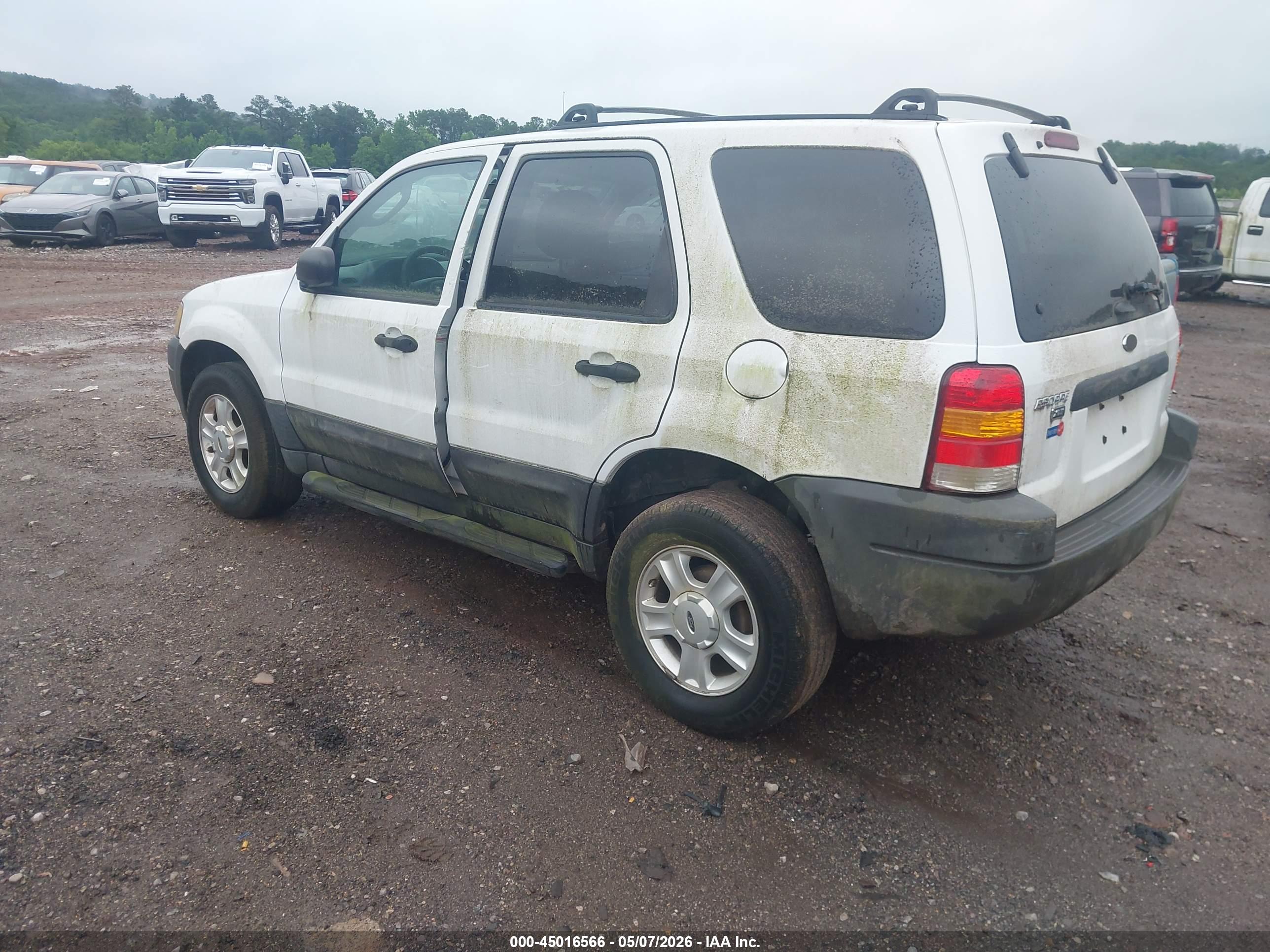FORD ESCAPE image 3