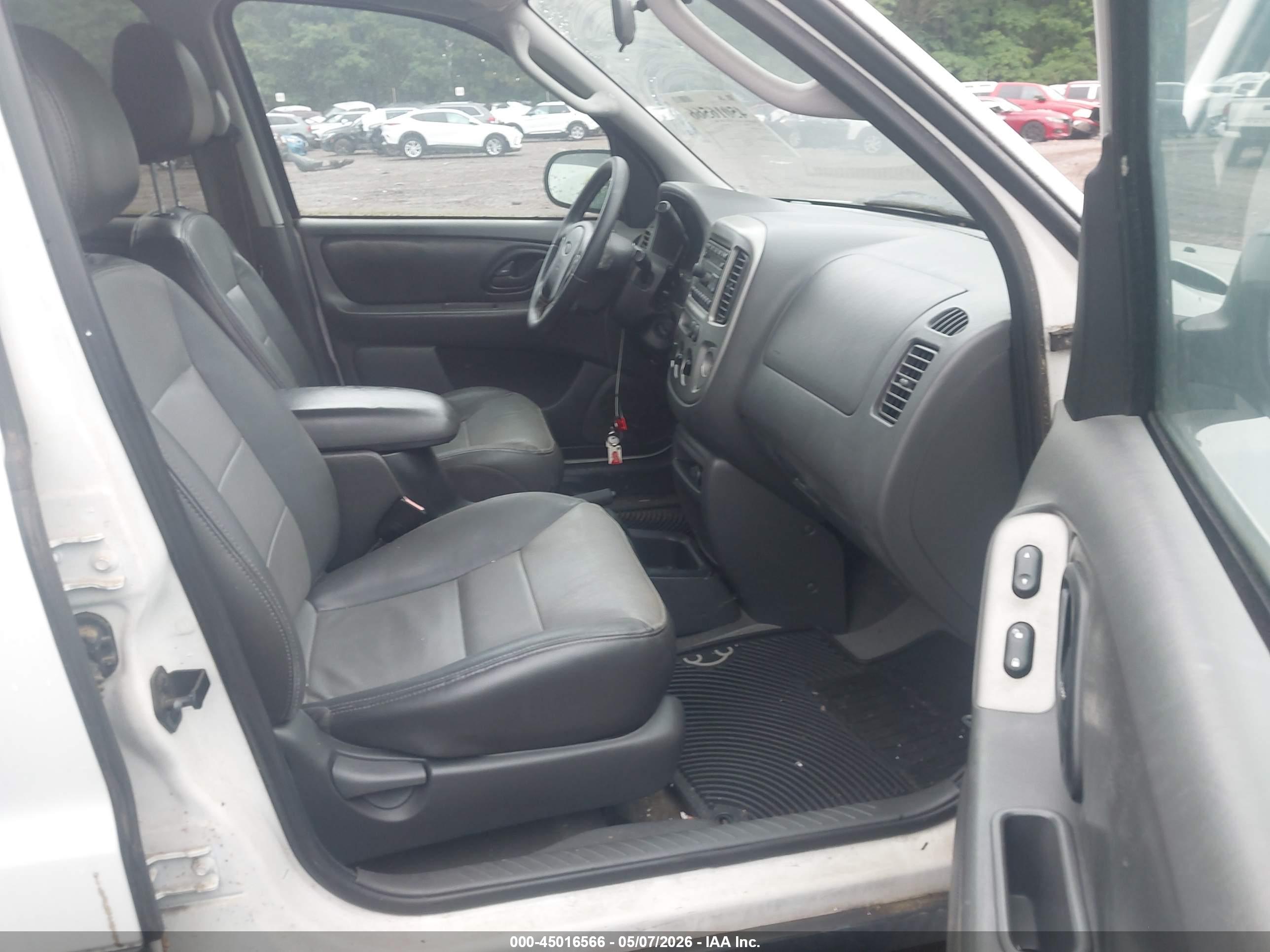 FORD ESCAPE image 5